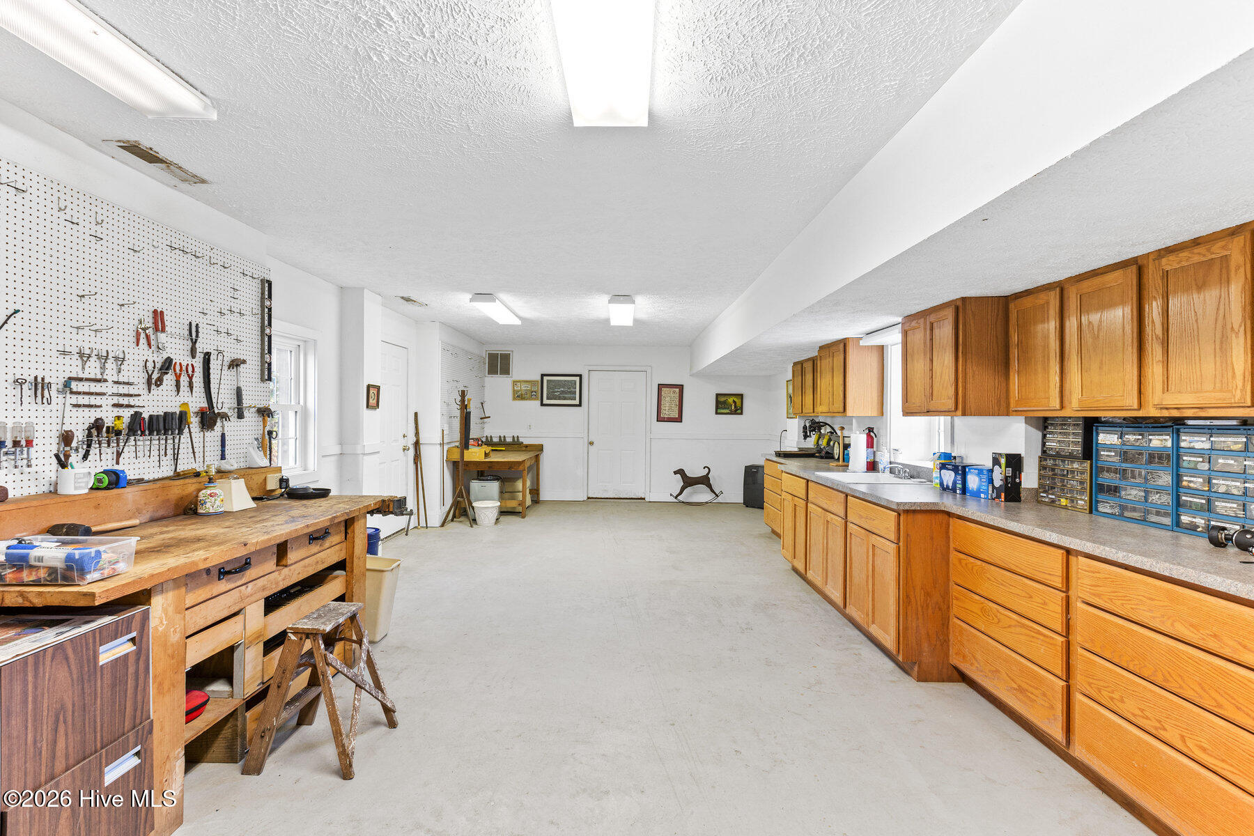 100558042 | Photo 58