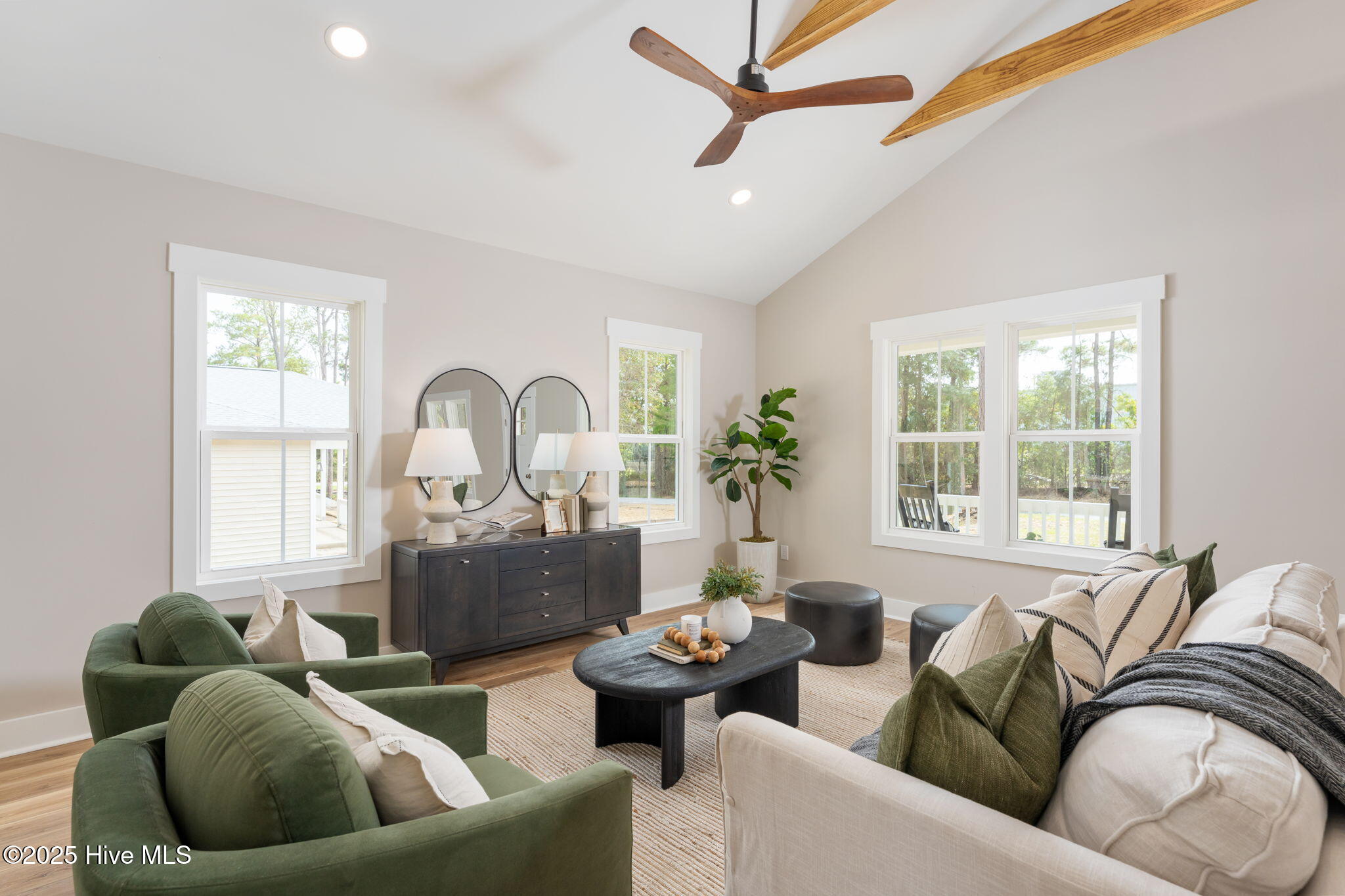 100541520 | Photo 25