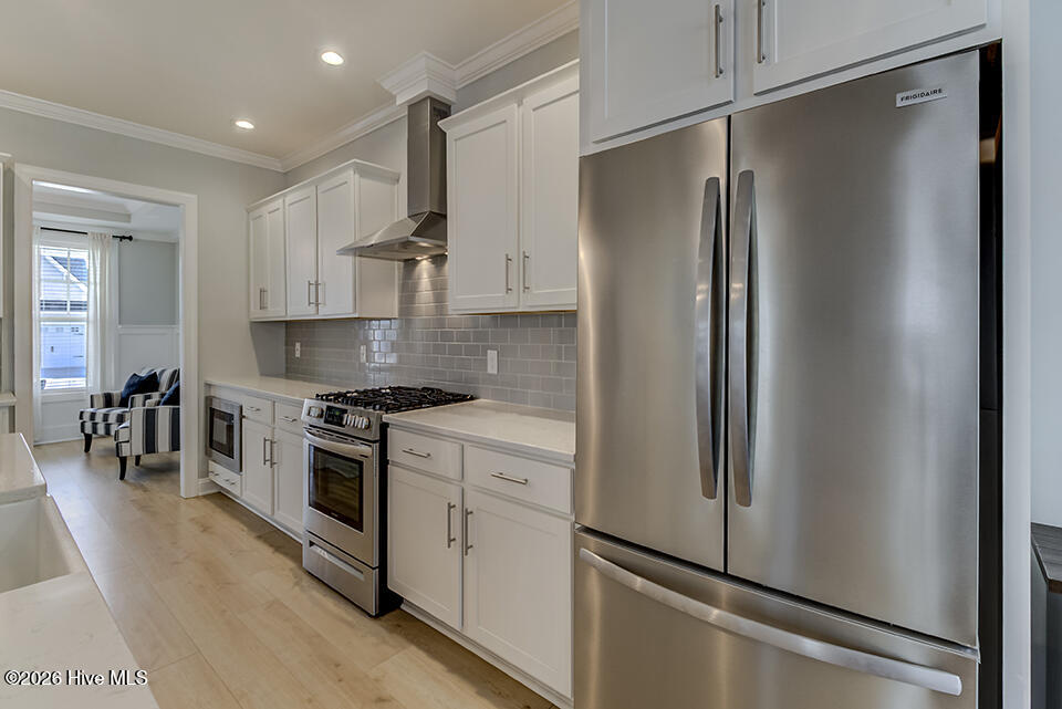 100554310 | Photo 12