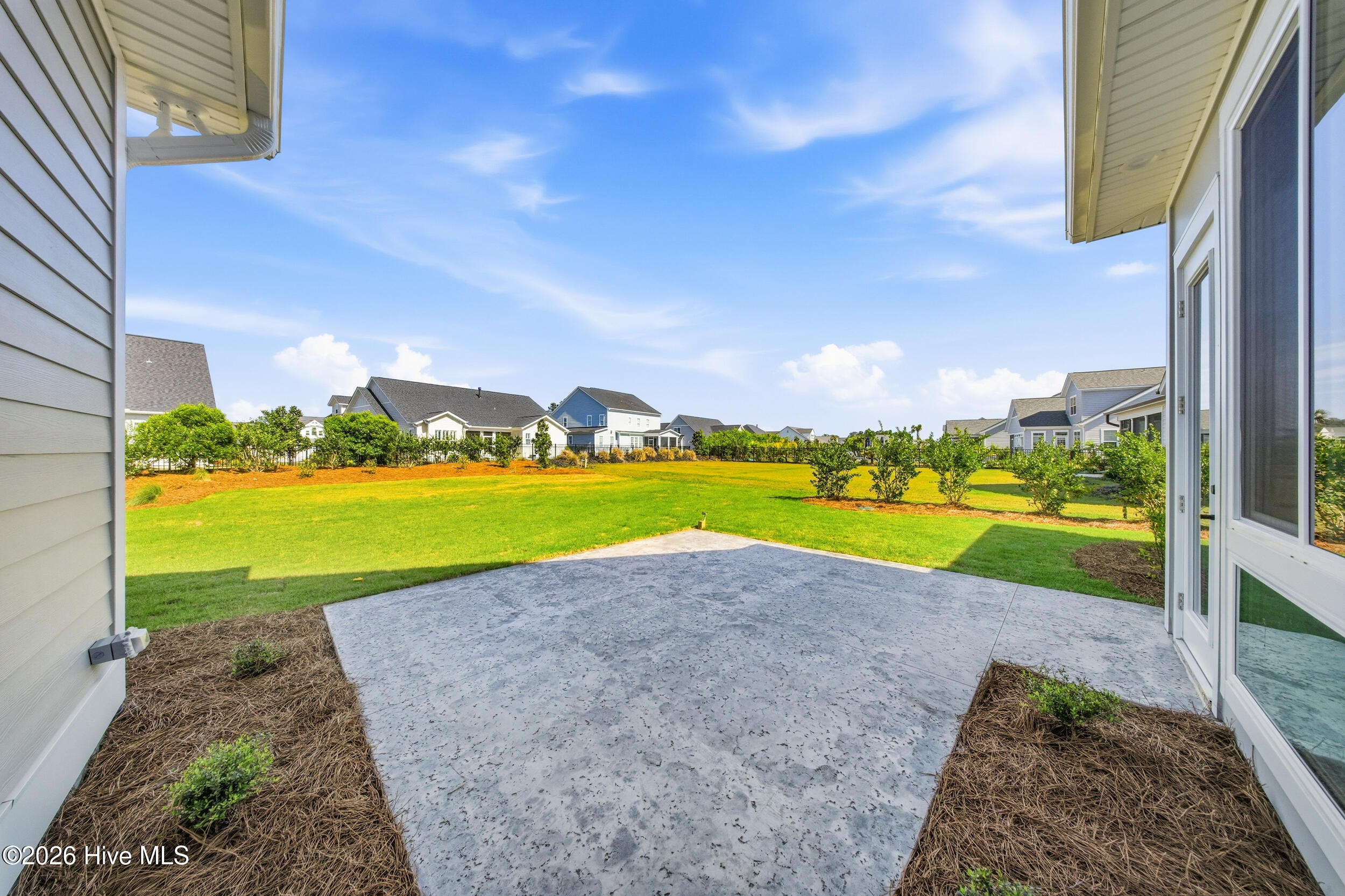 100567785 | Photo 71