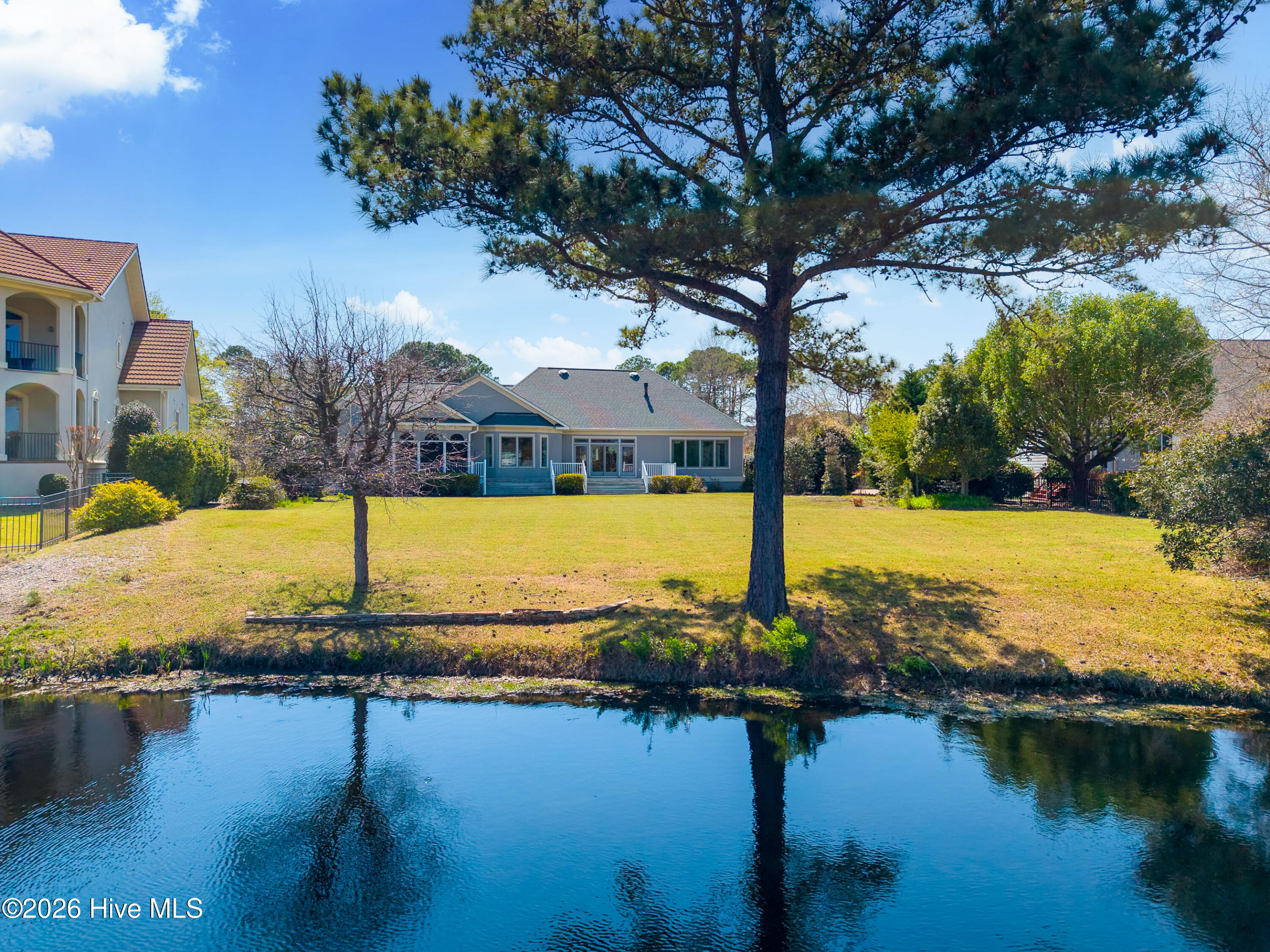 100564038 | Photo 50