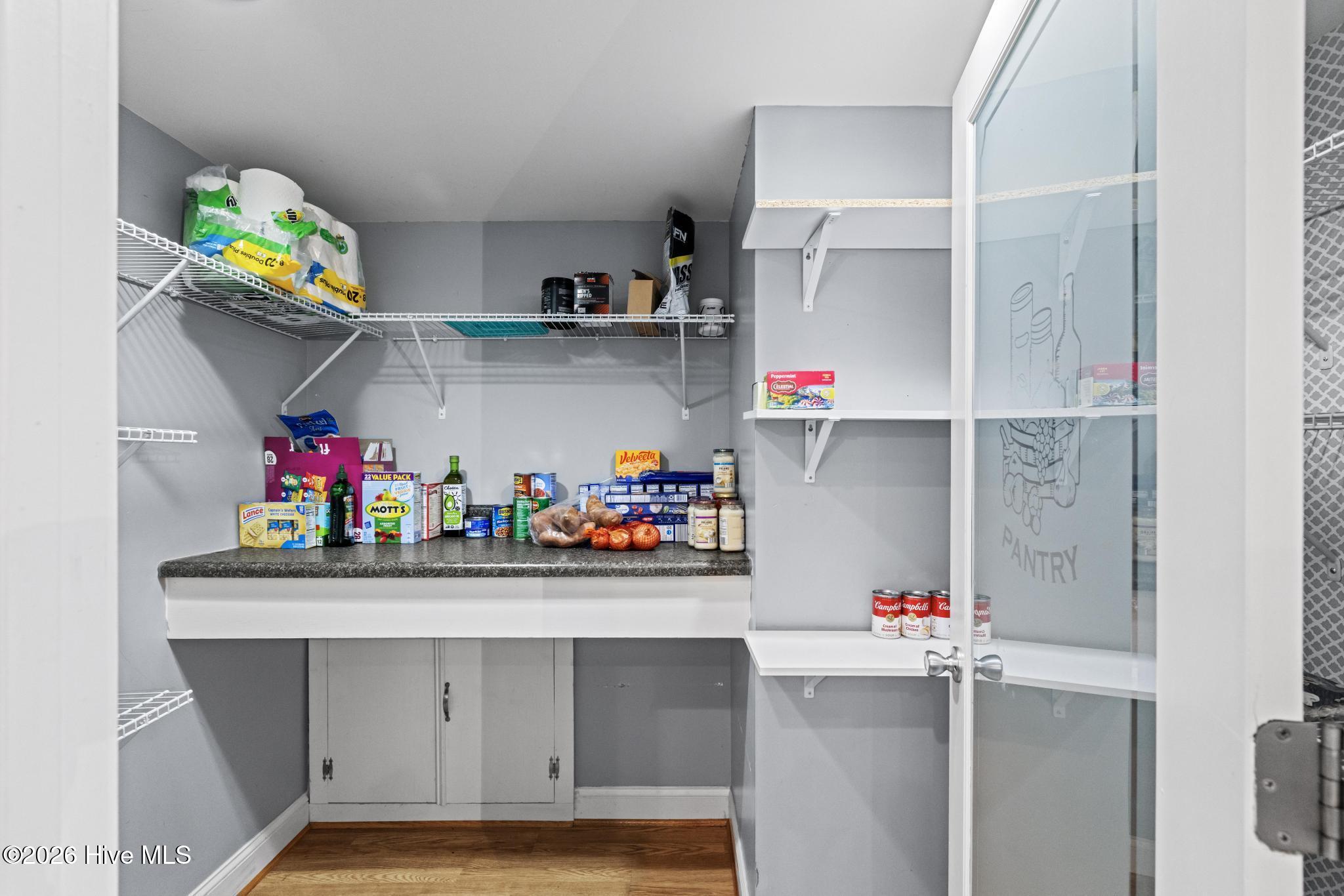 100557567 | Photo 14