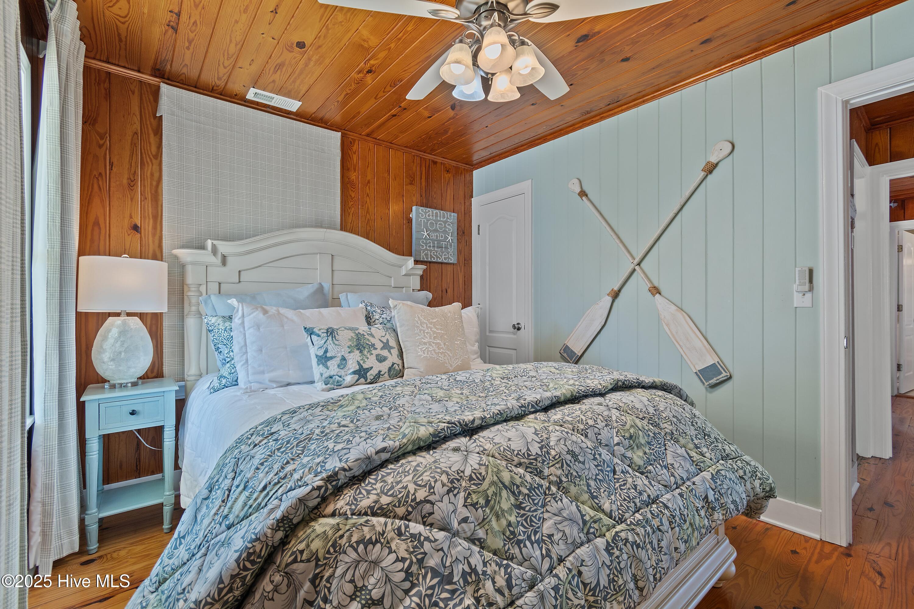 100535227 | Photo 15