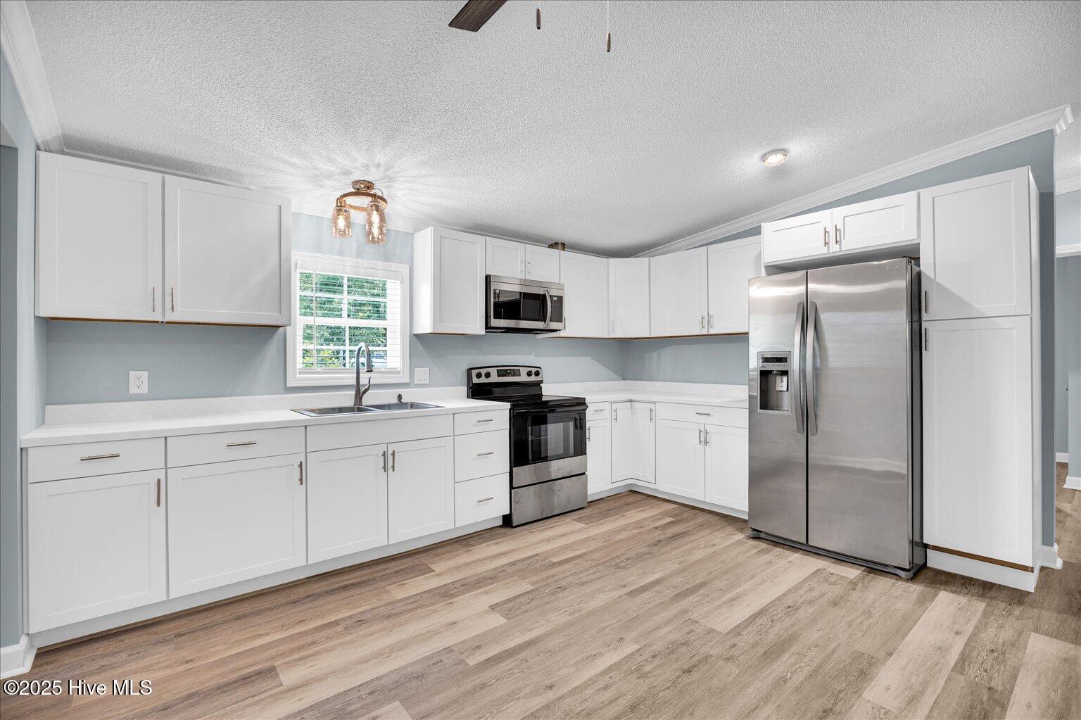 100512126 | Photo 11