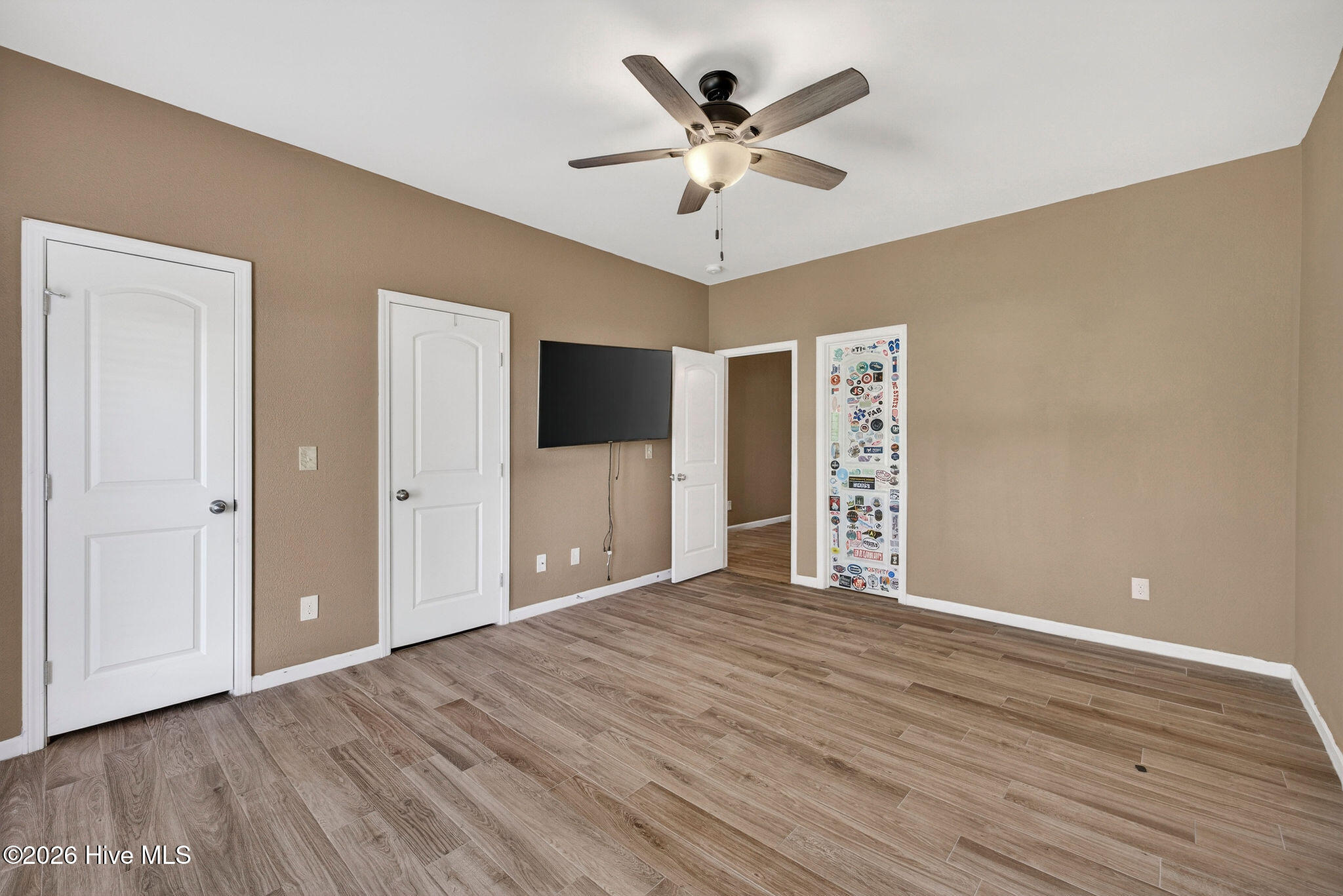 100563693 | Photo 14