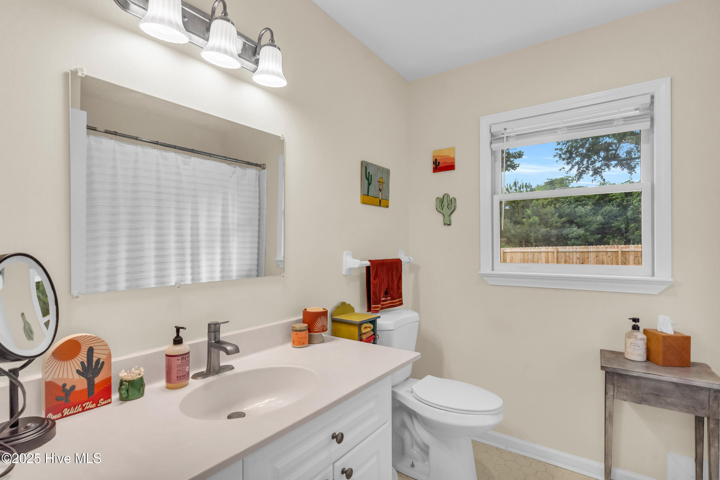 100558659 | Photo 12