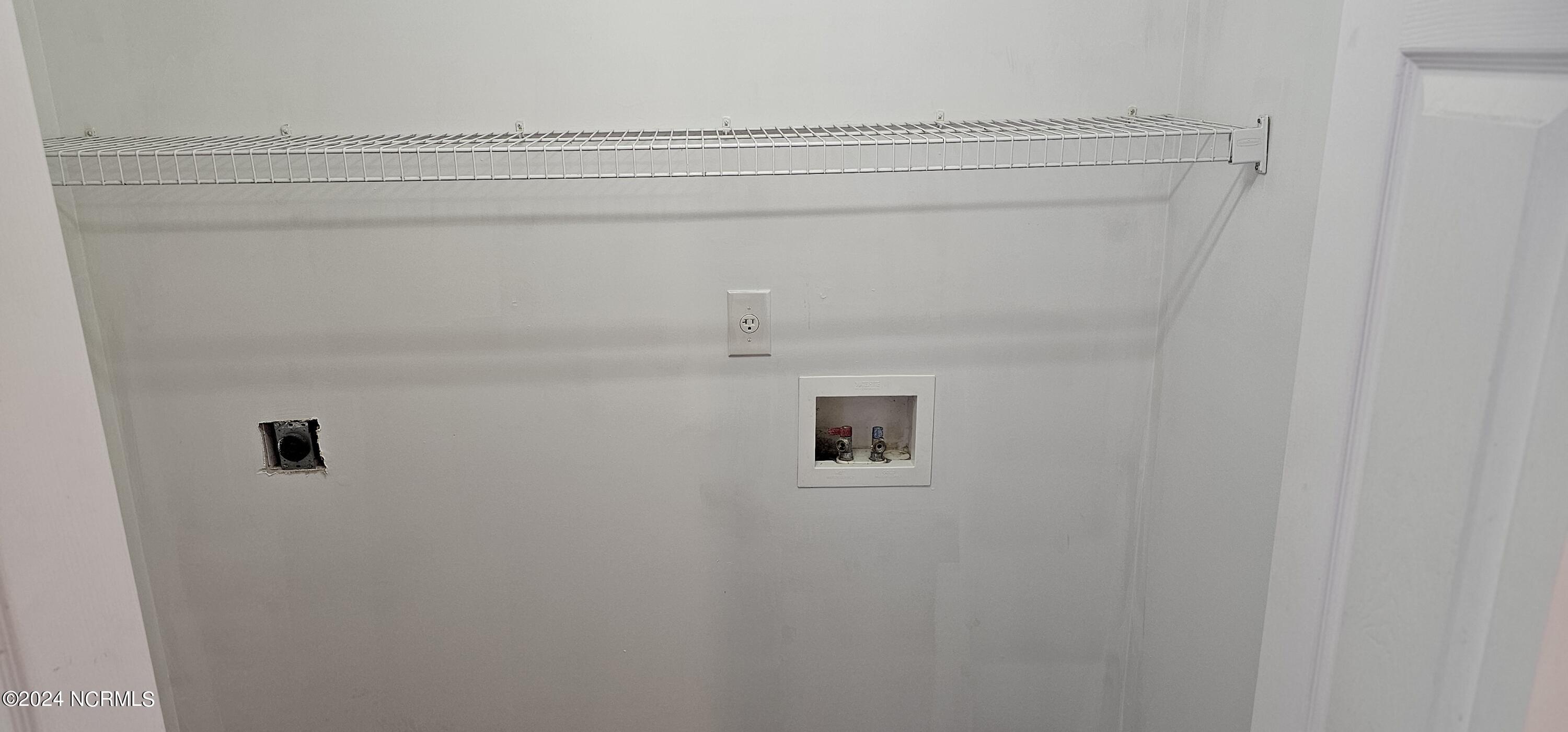 100580852 | Photo 13
