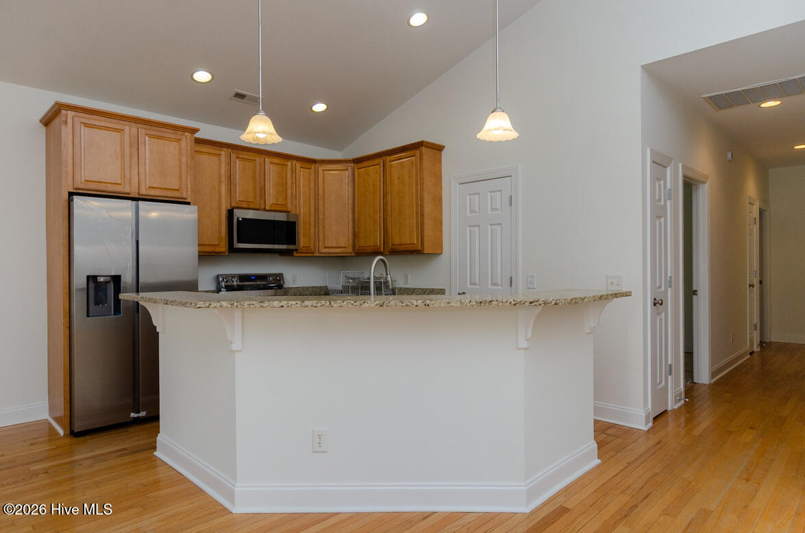 100534770 | Photo 18