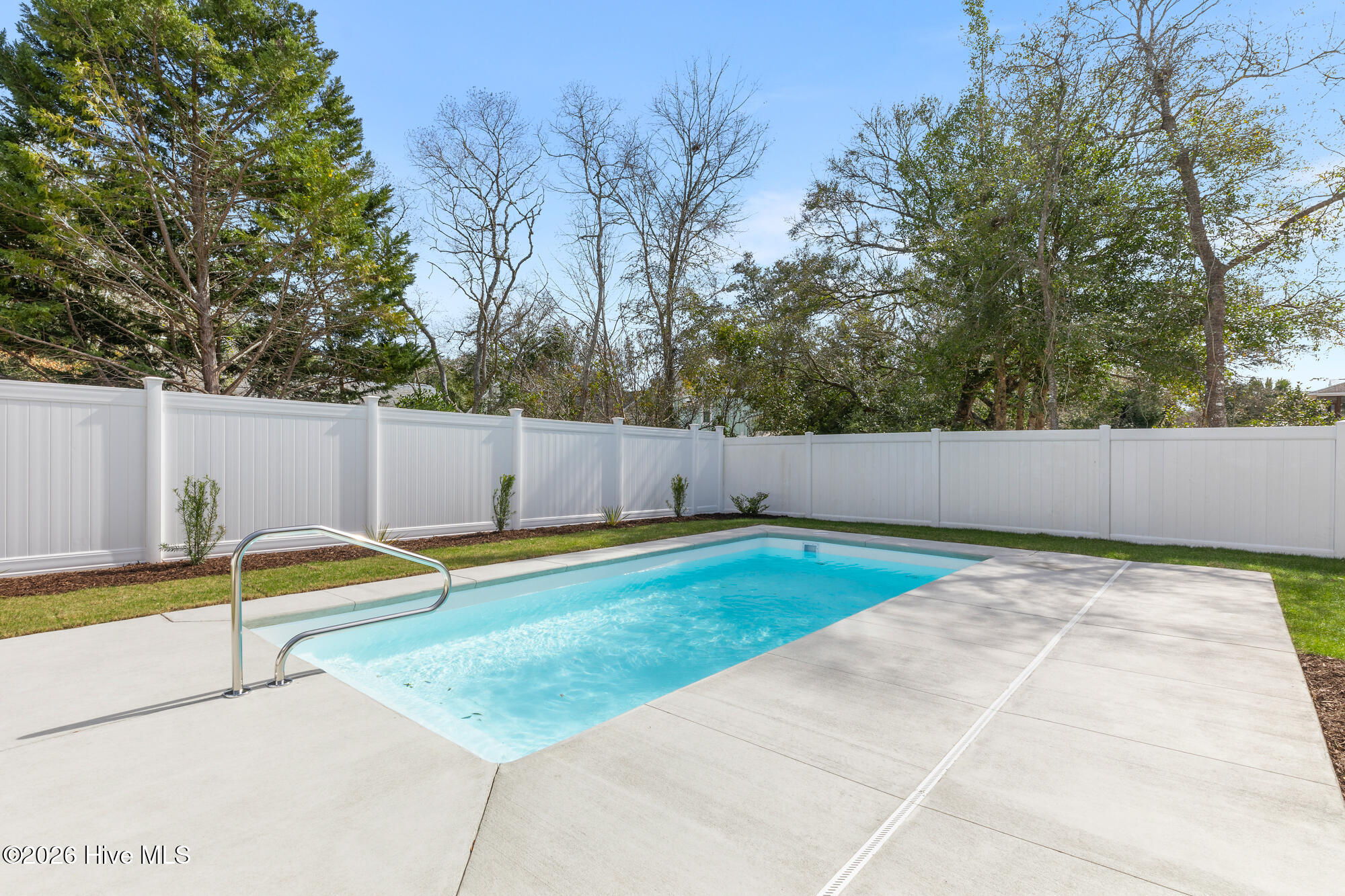 100516675 | Photo 73