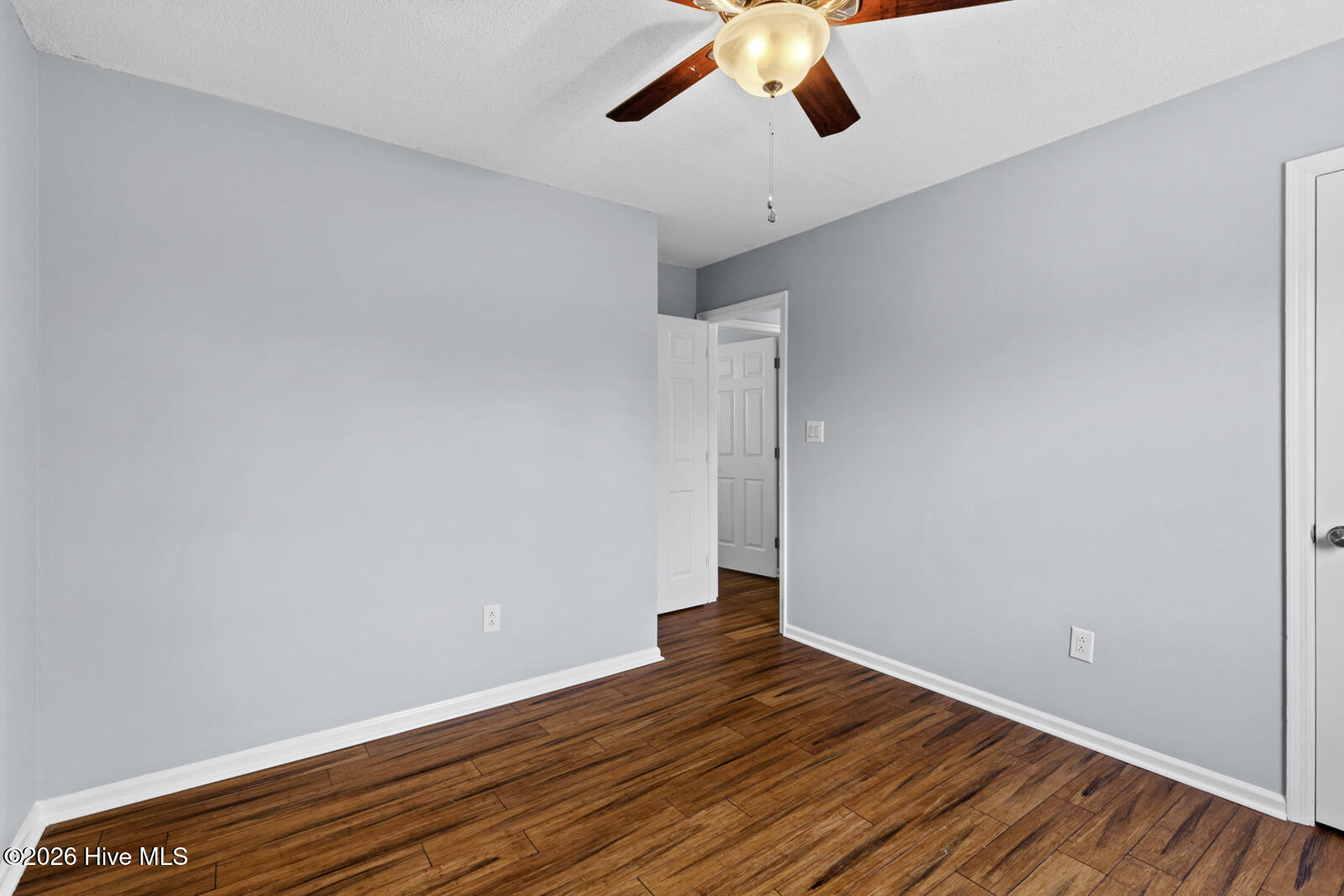 100563642 | Photo 19