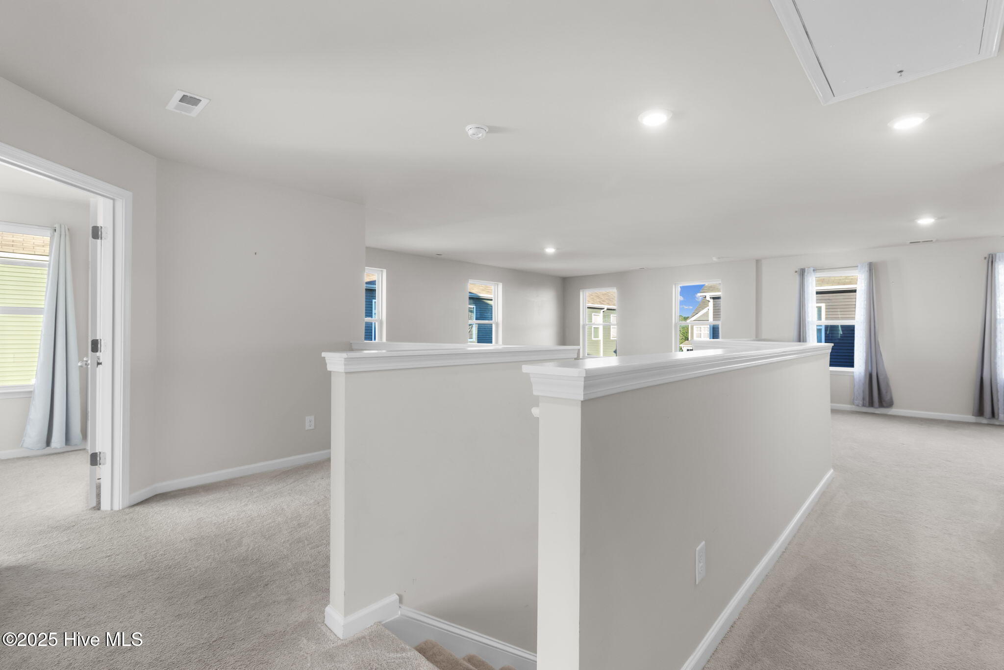 100538168 | Photo 29