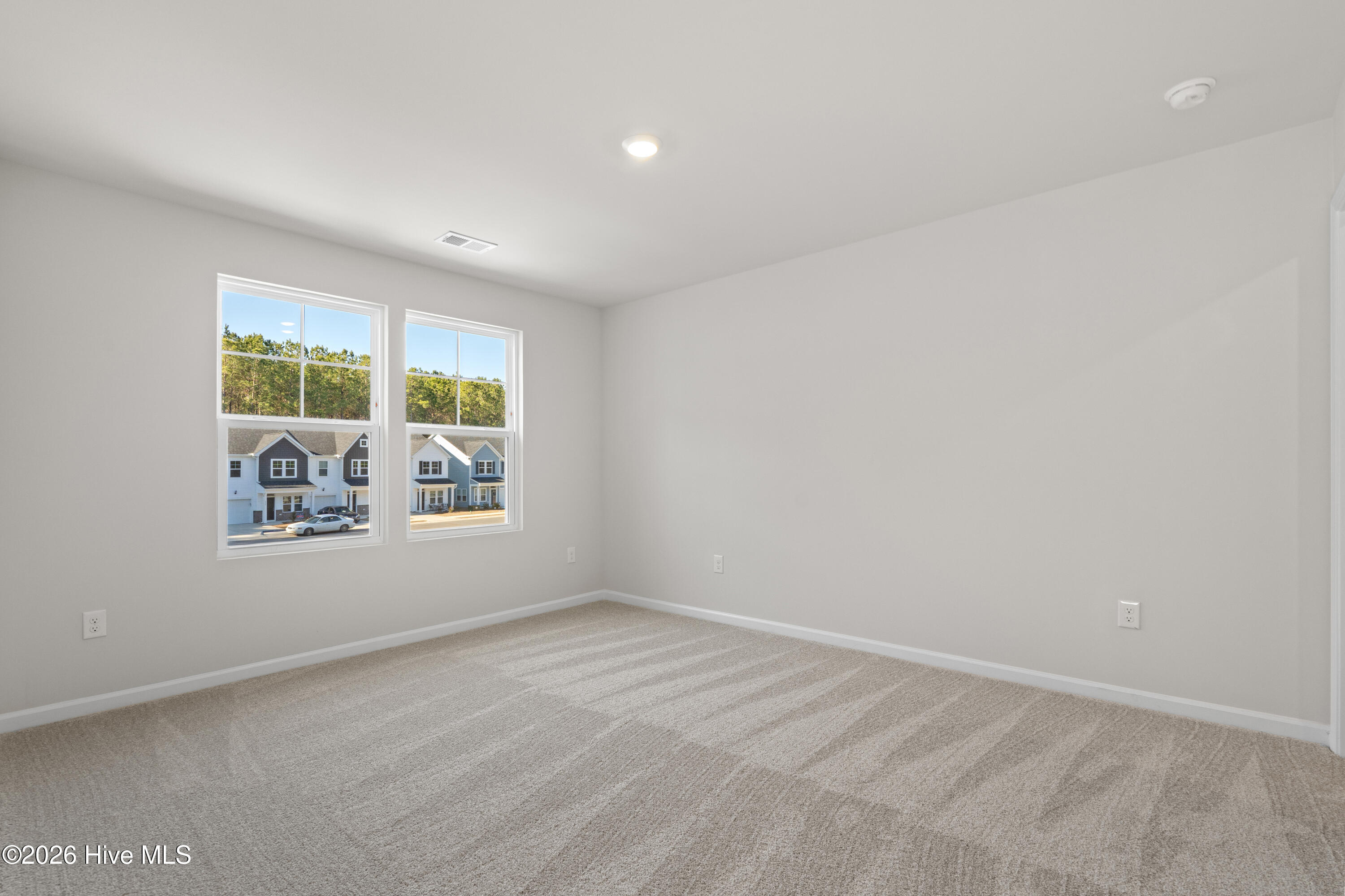 100550396 | Photo 25