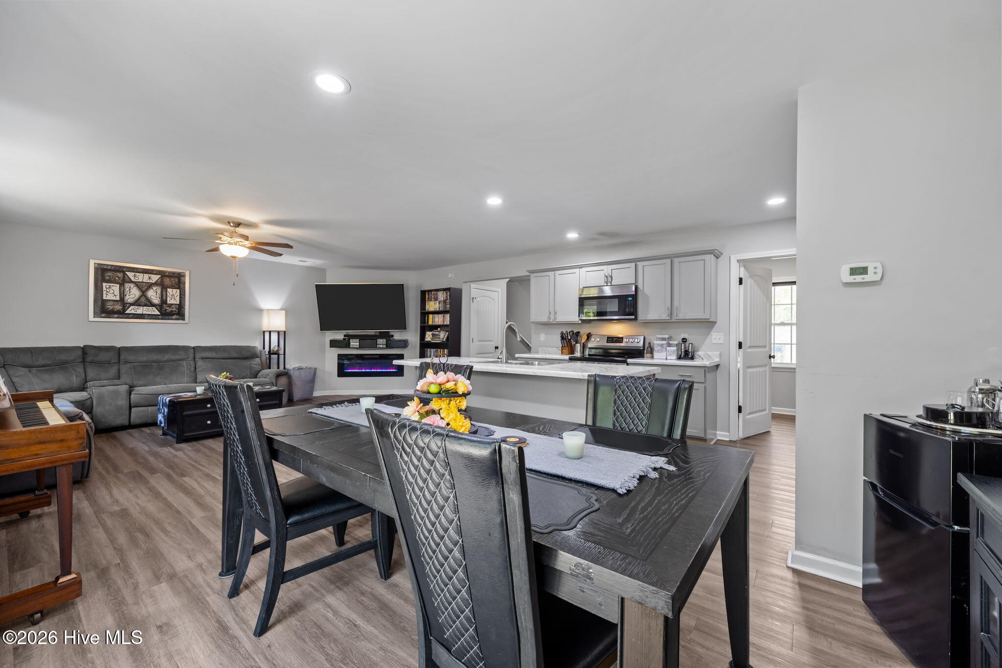 100567197 | Photo 12