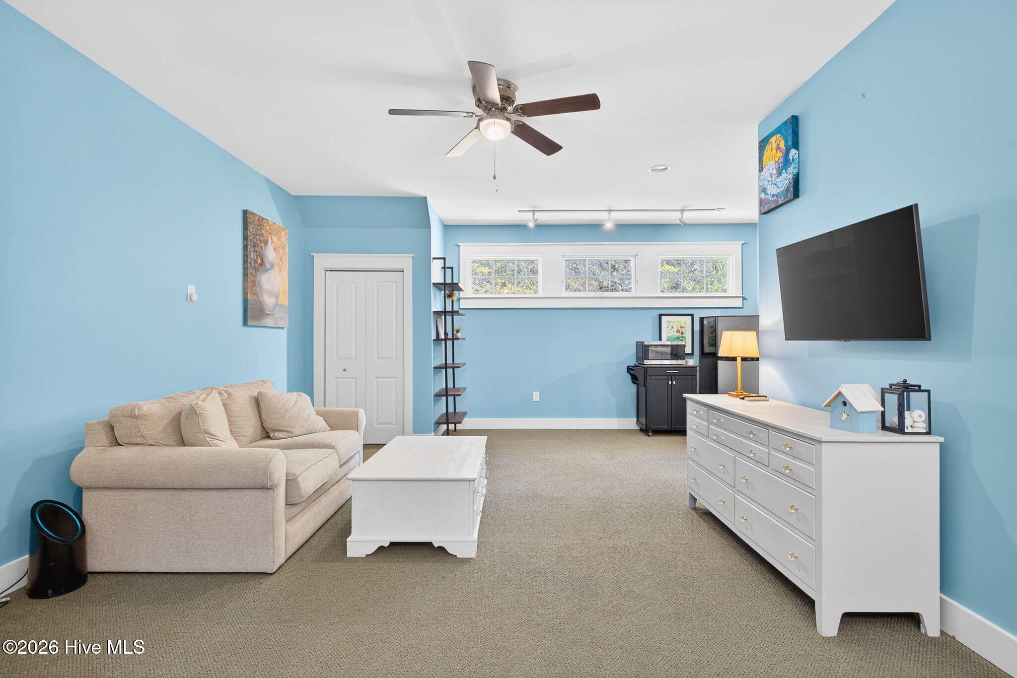 100564993 | Photo 39