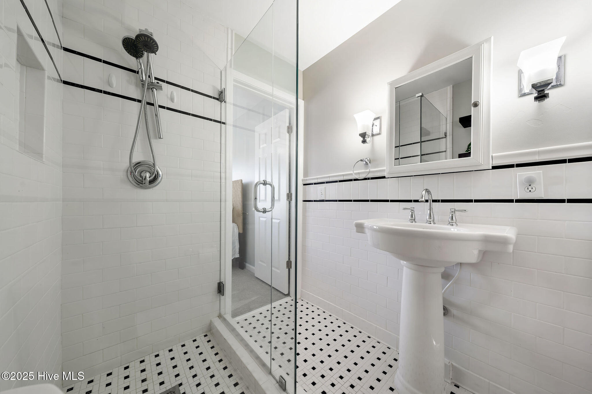 100539157 | Photo 68