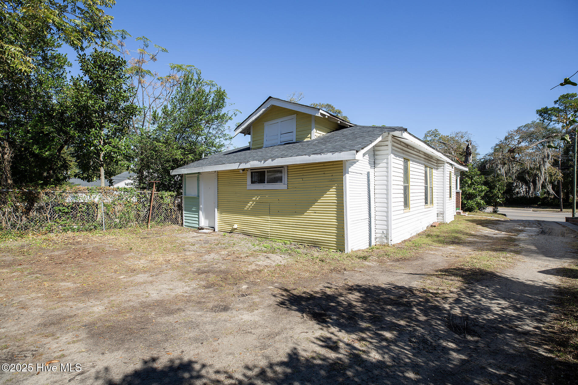 100540157 | Photo 29