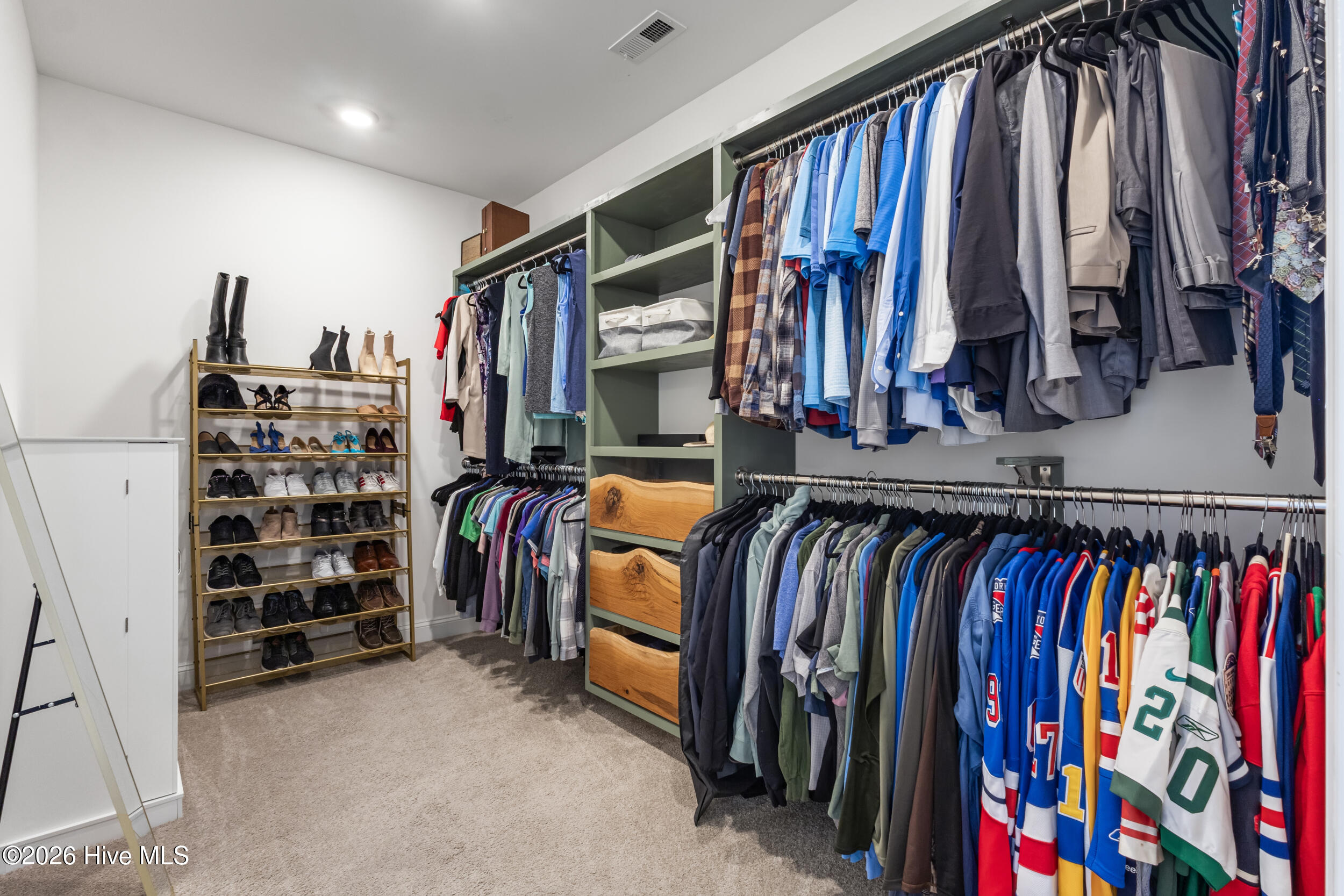 100569391 | Photo 28