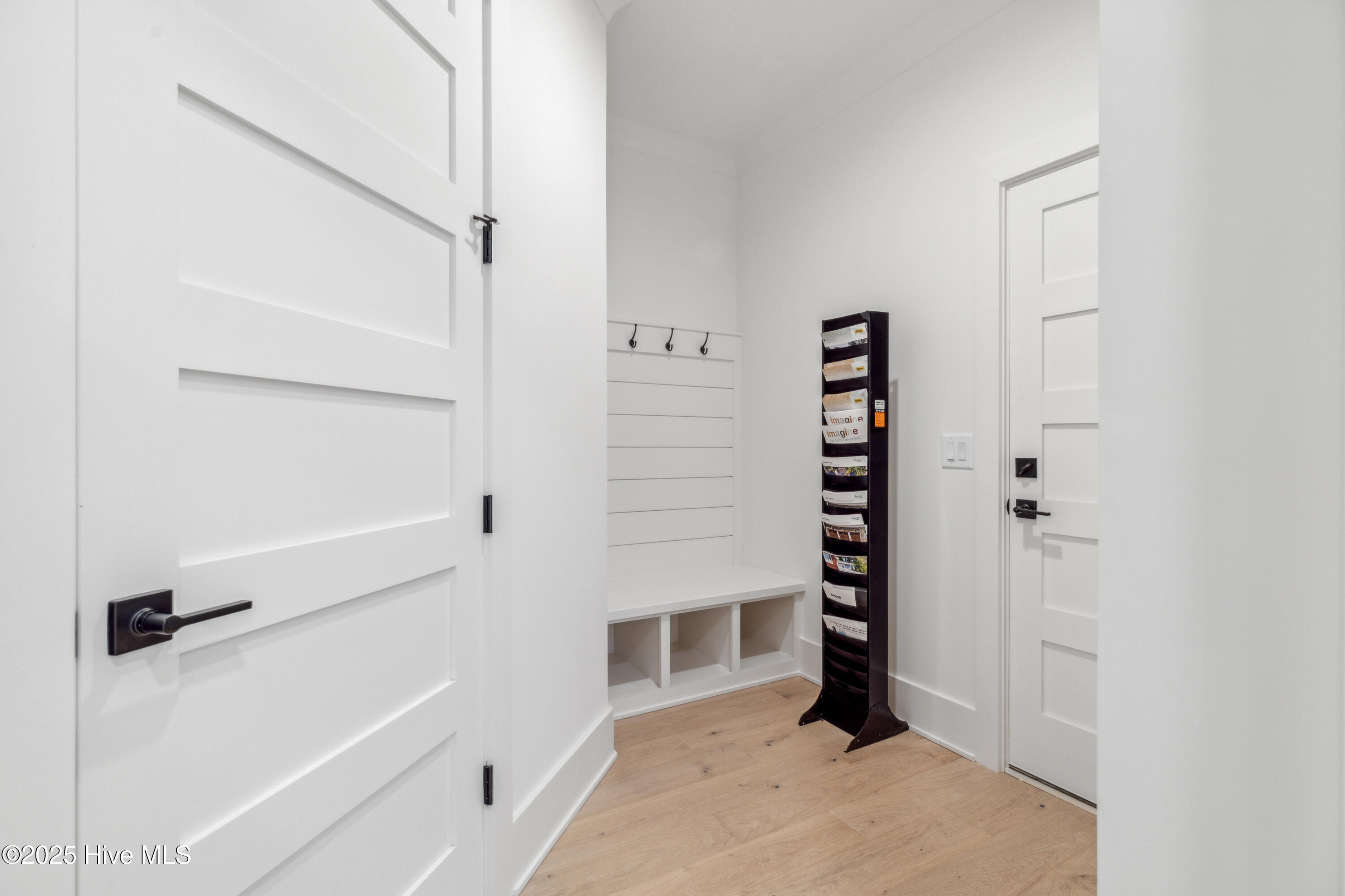 100523457 | Photo 64