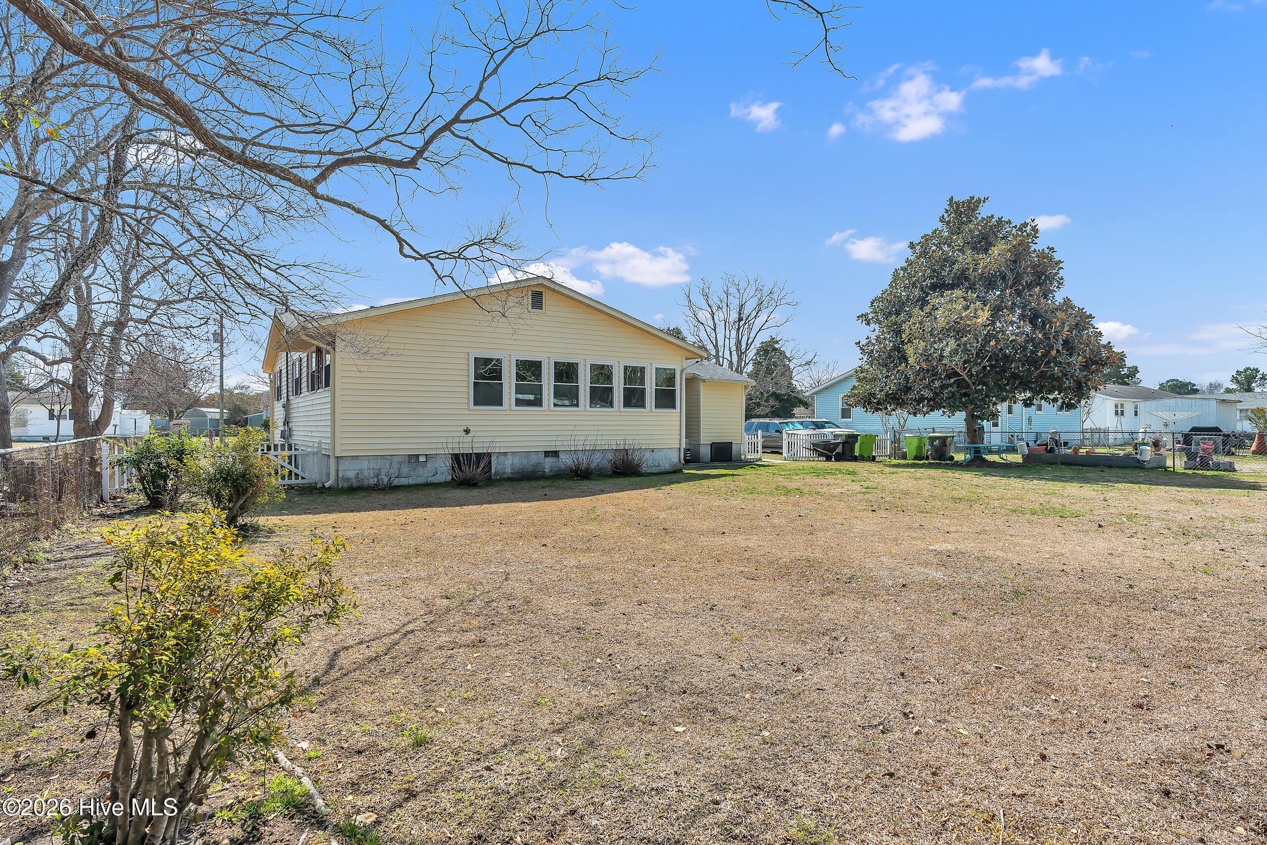 100557888 | Photo 40