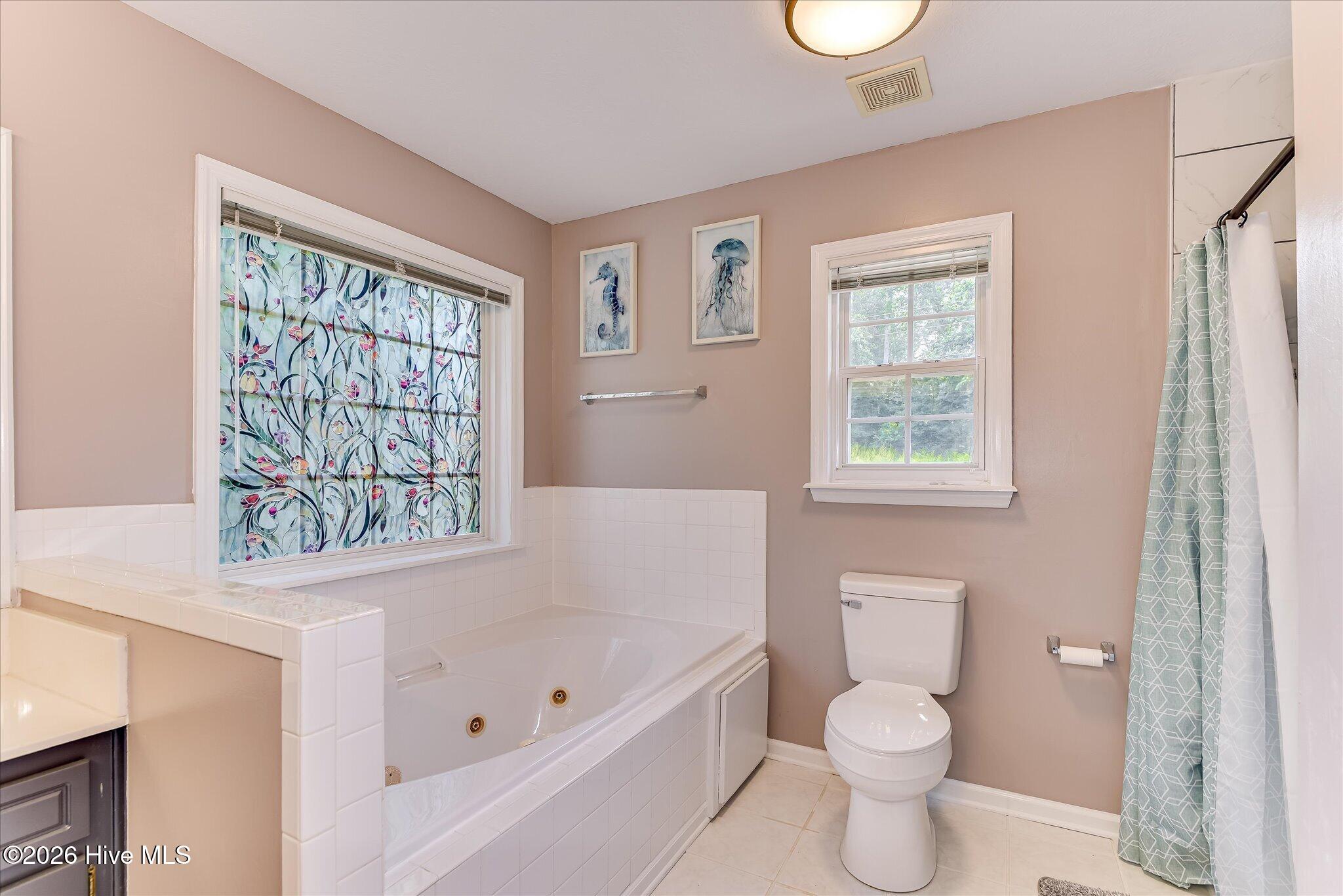 Huge Jetted Tub!