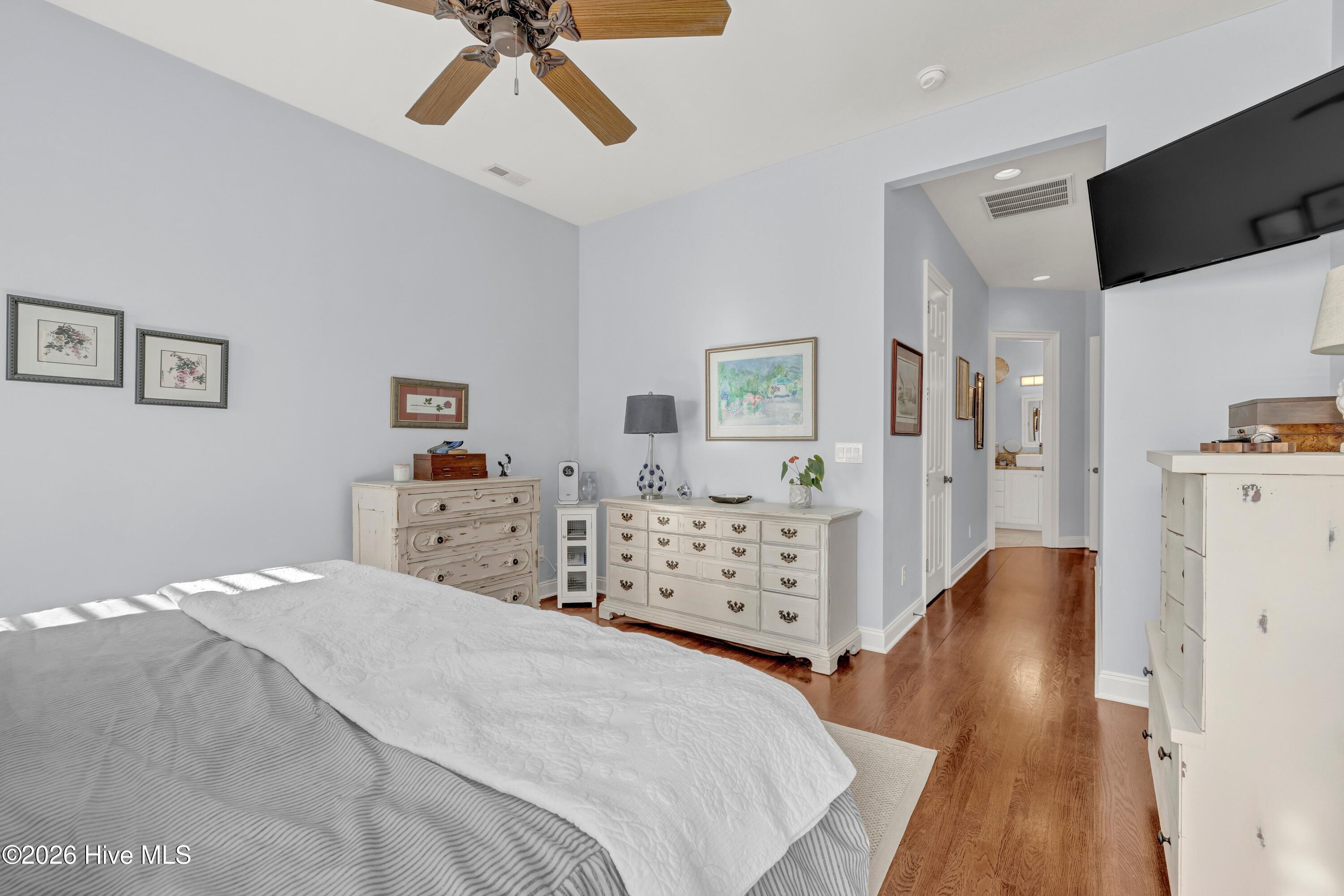 100548957 | Photo 19