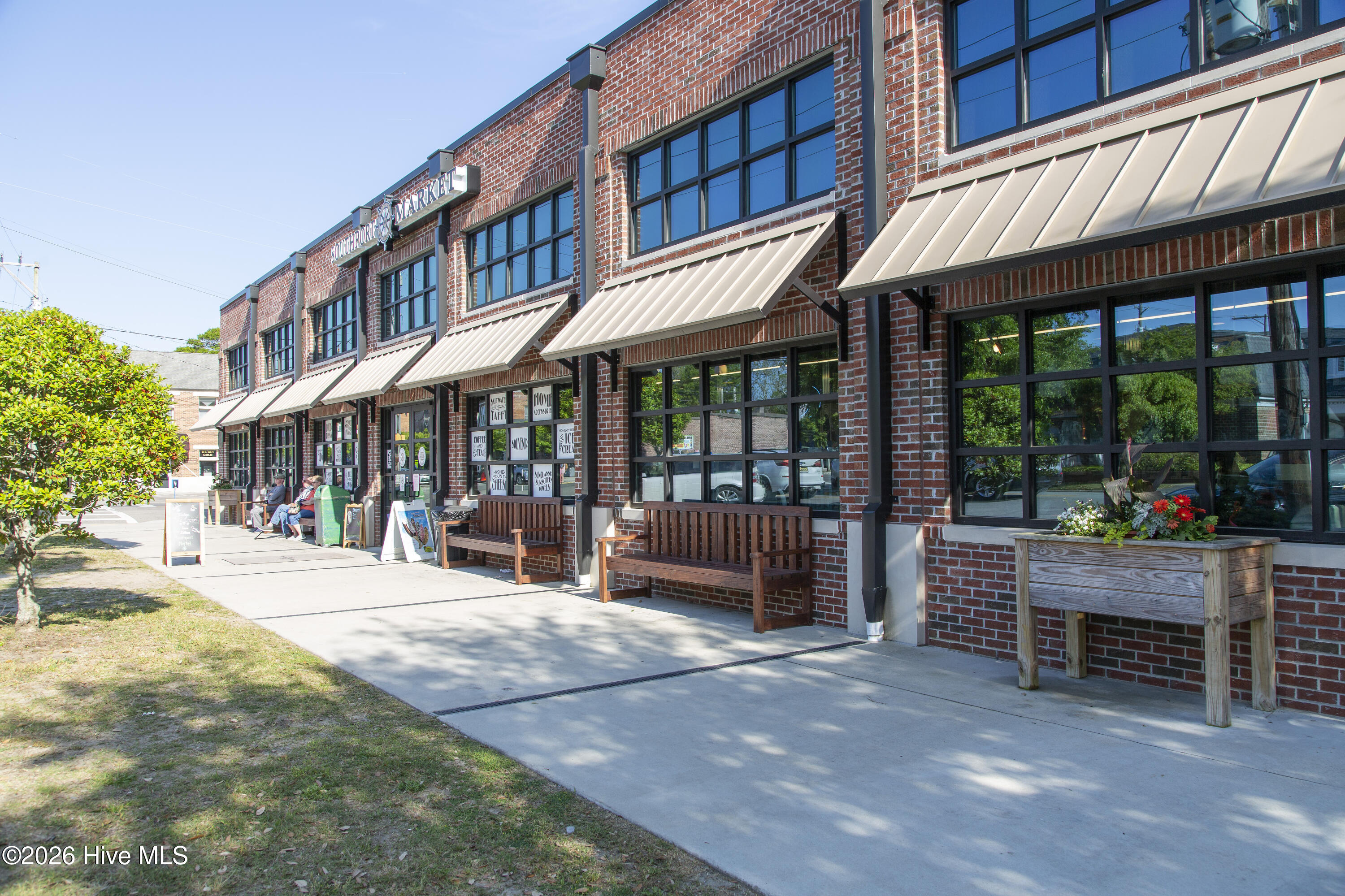 100561798 | Photo 43