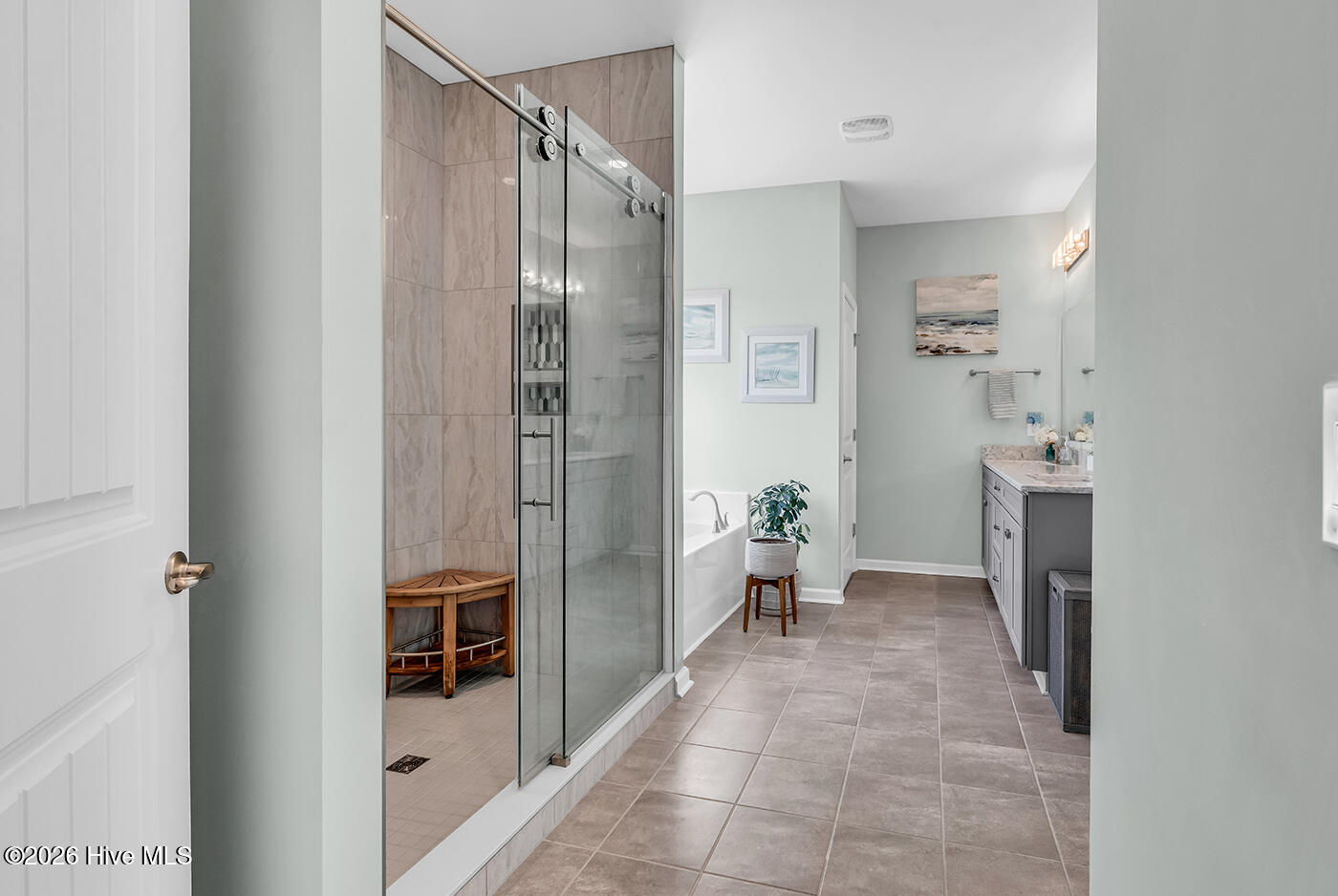 100553360 | Photo 22