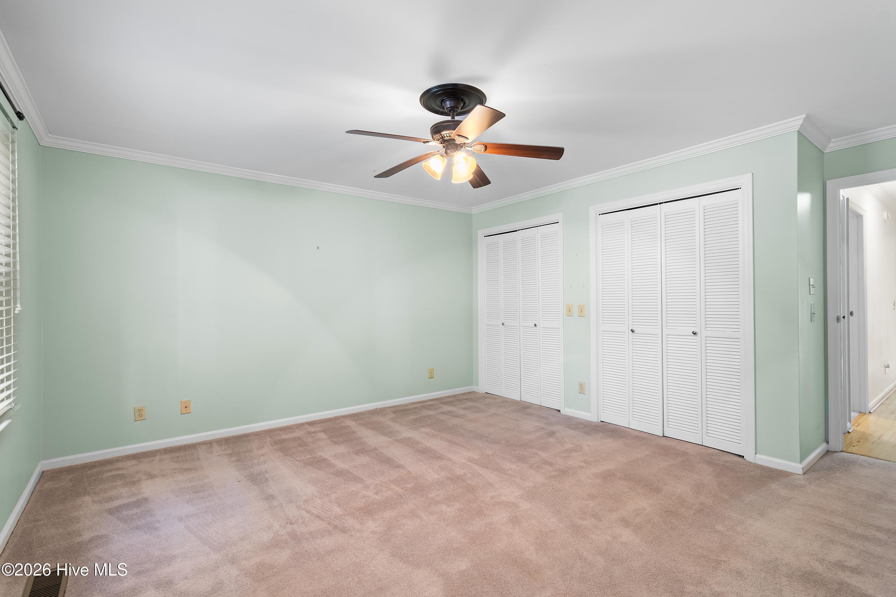 100549008 | Photo 23