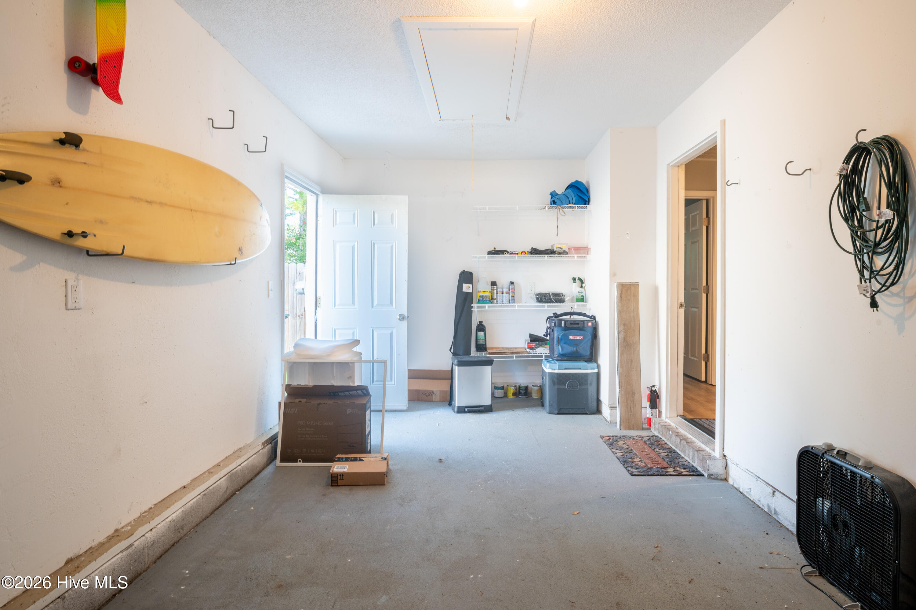 100553127 | Photo 30