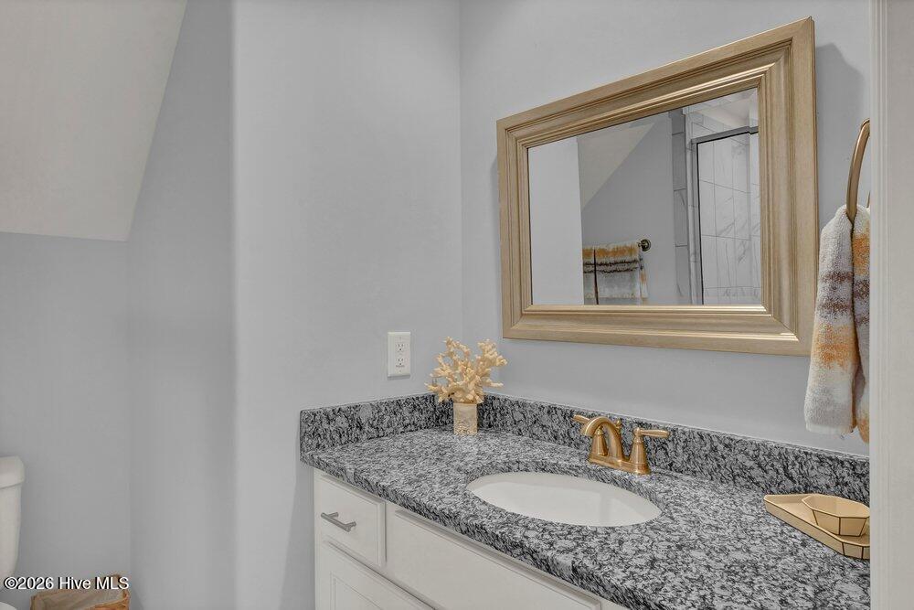 100560096 | Photo 24