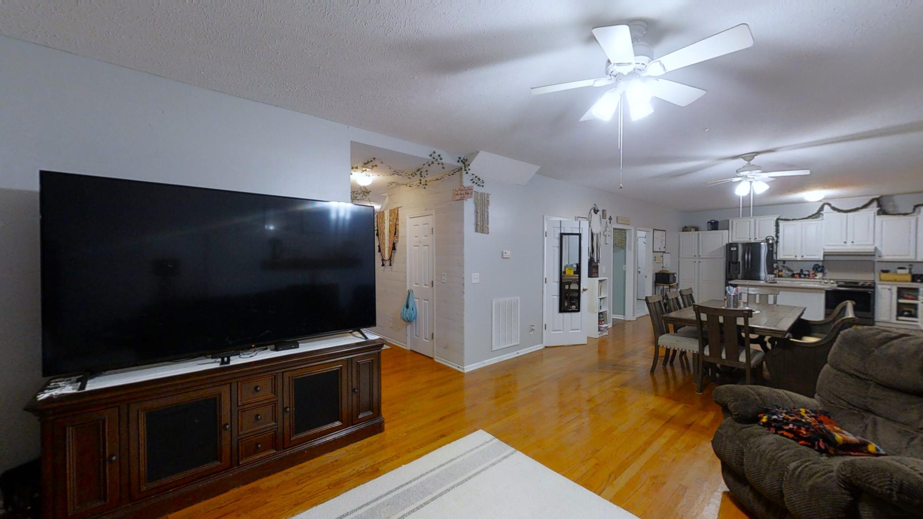 2750-St-Clair-Rd-06152022_082403