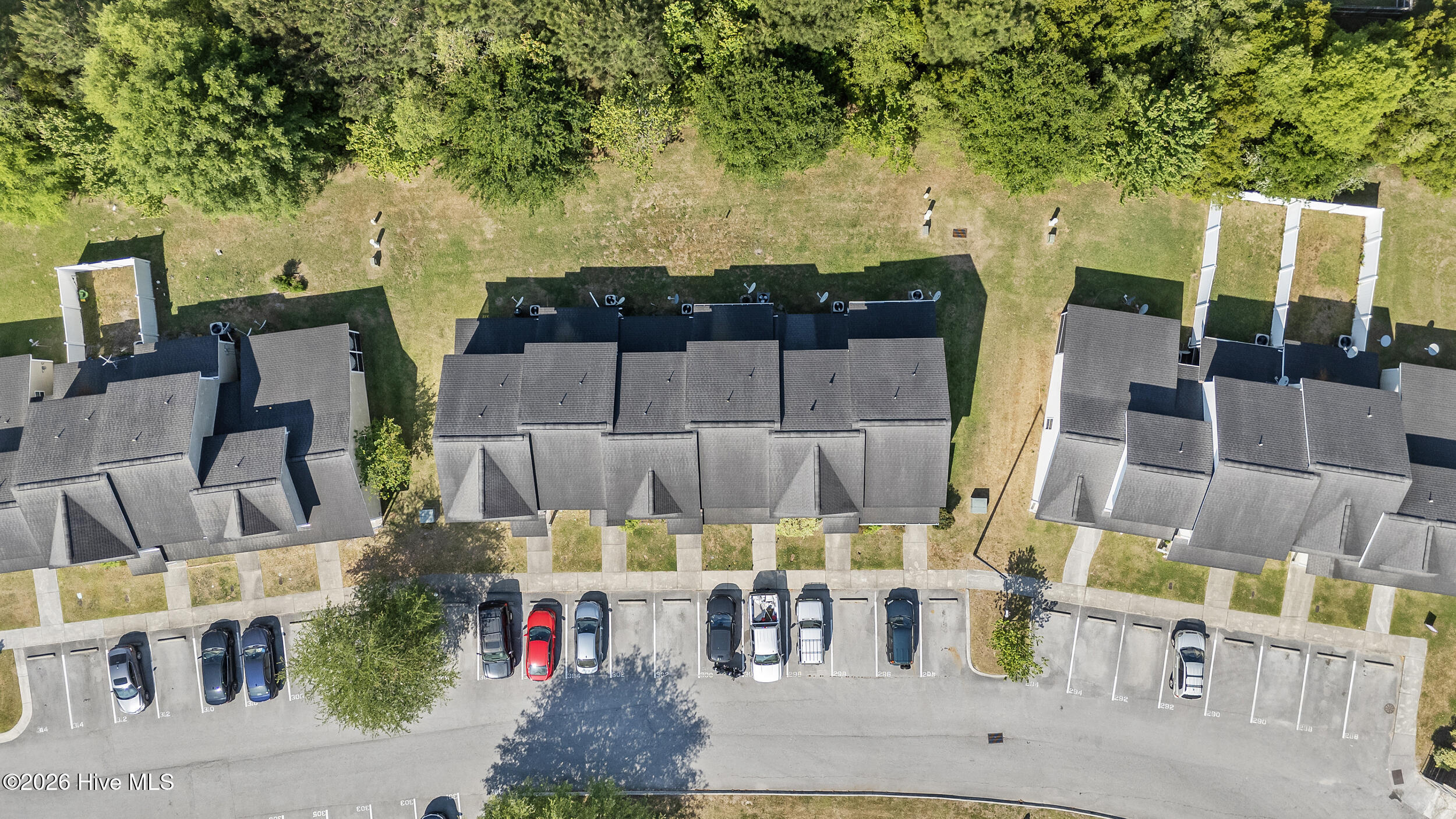 100570282 | Photo 27