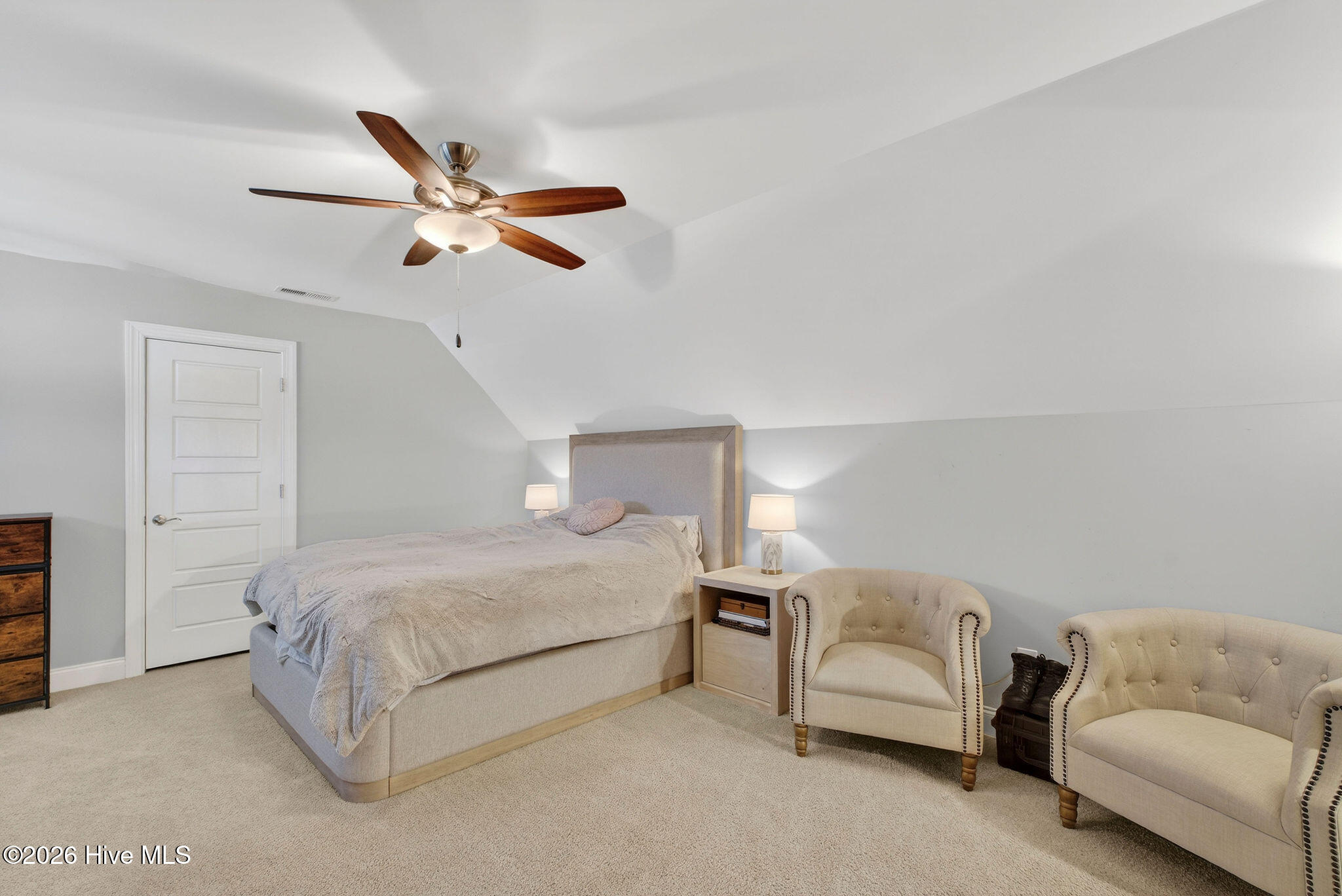 100554846 | Photo 50