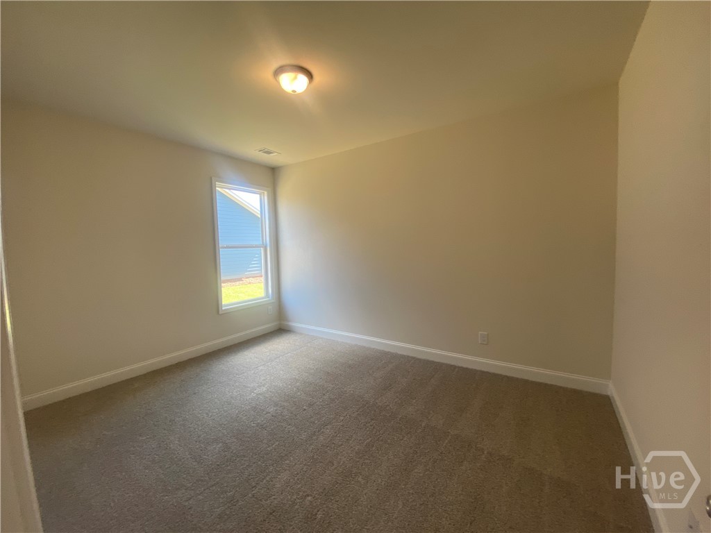 Additional guest bedroom