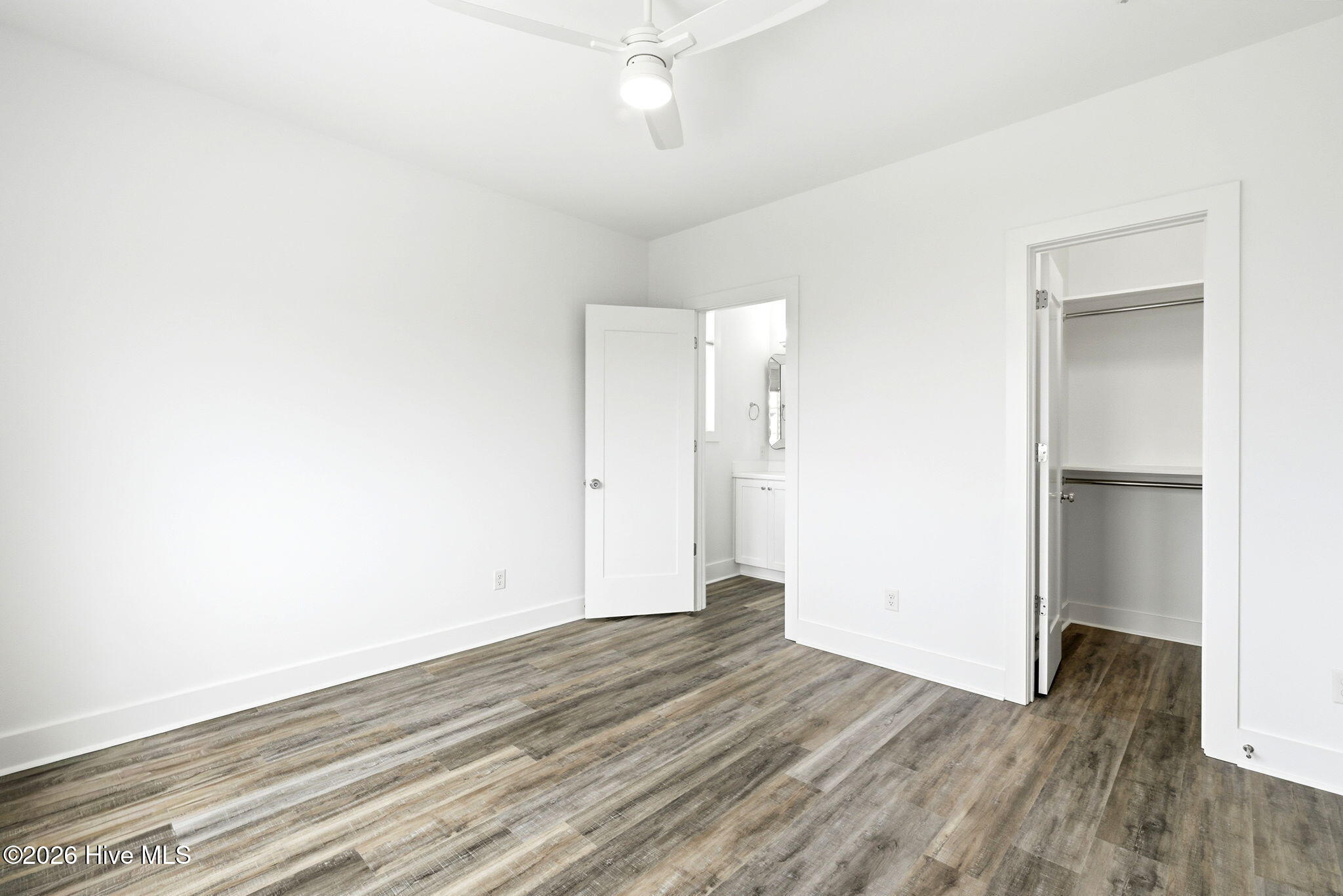 100564360 | Photo 16