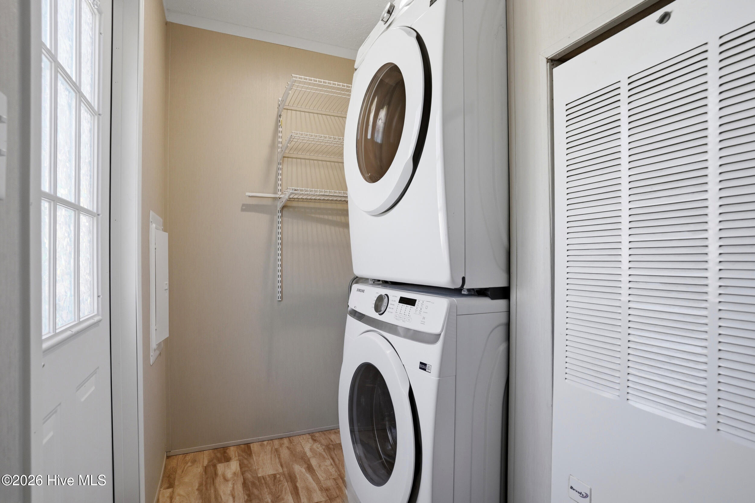 100564185 | Photo 20