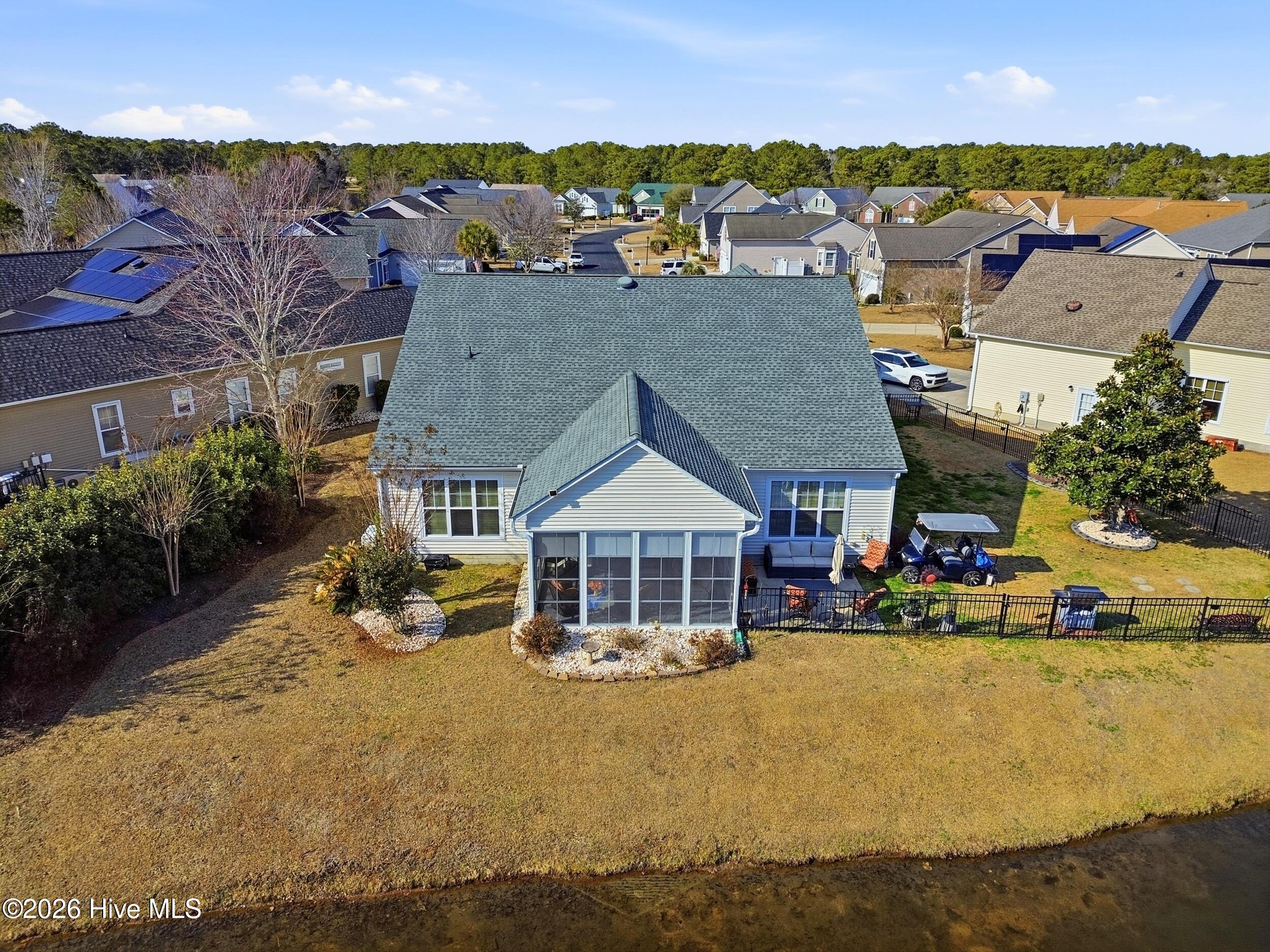 100553802 | Photo 47