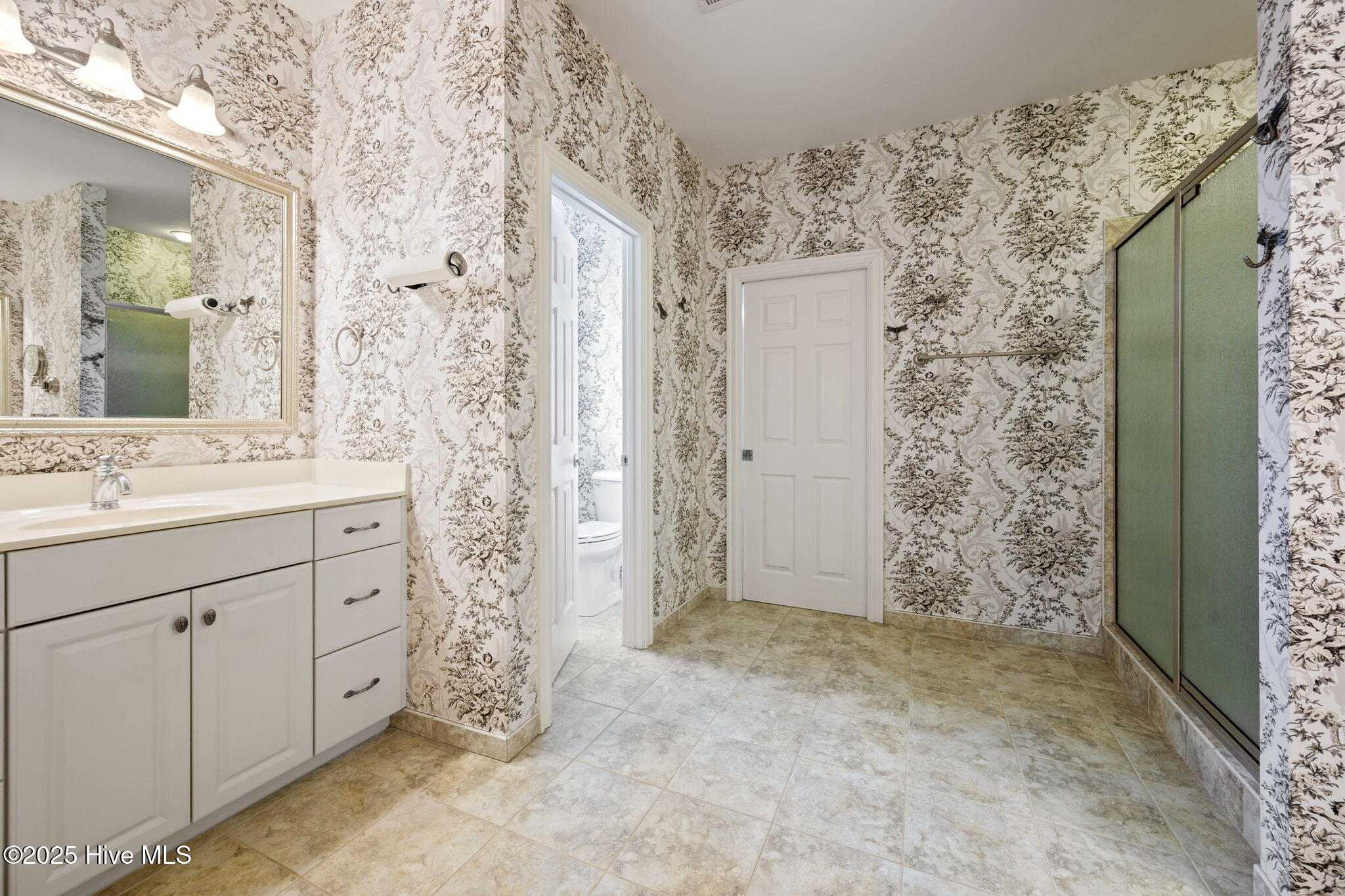 100536688 | Photo 30