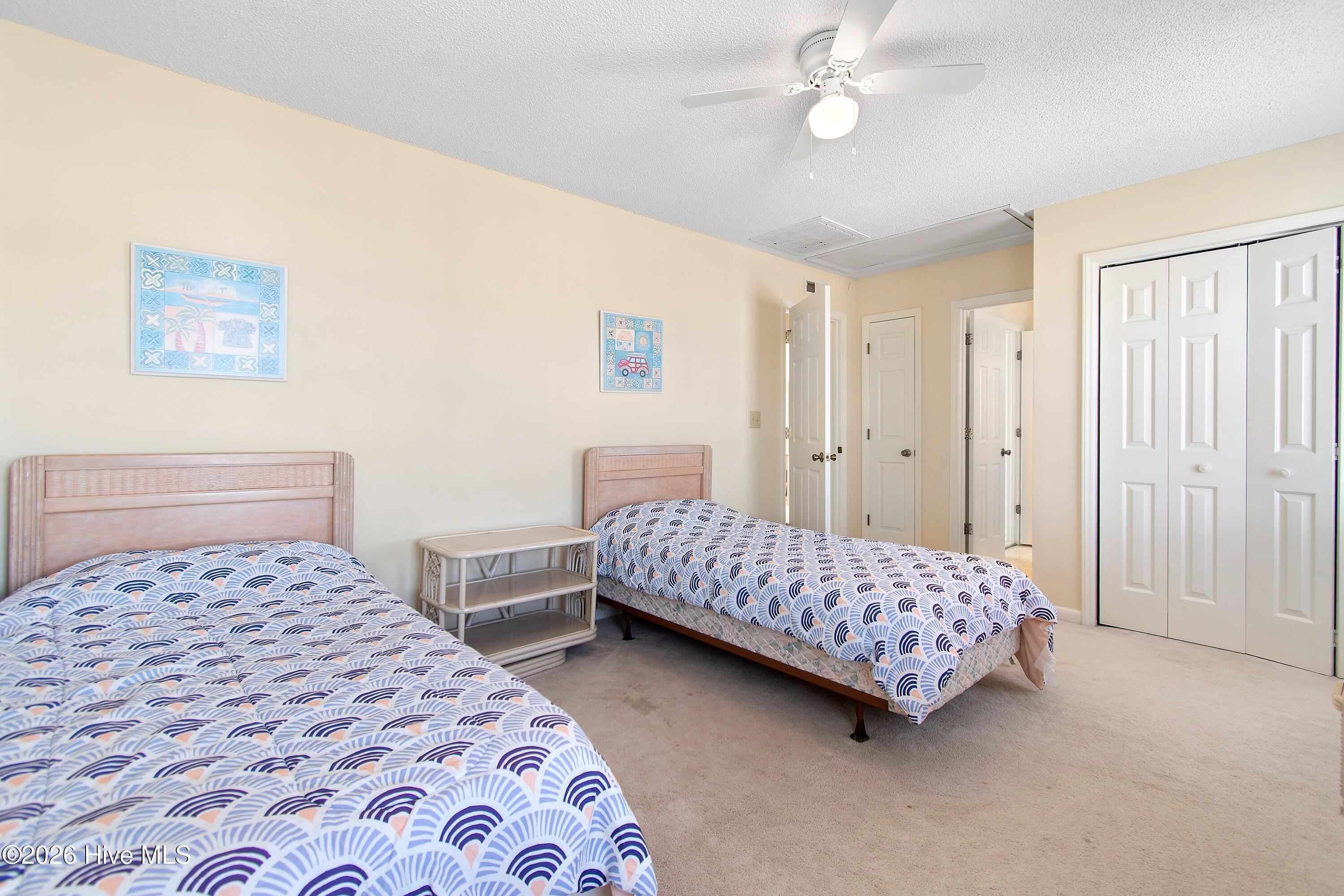 100558729 | Photo 27