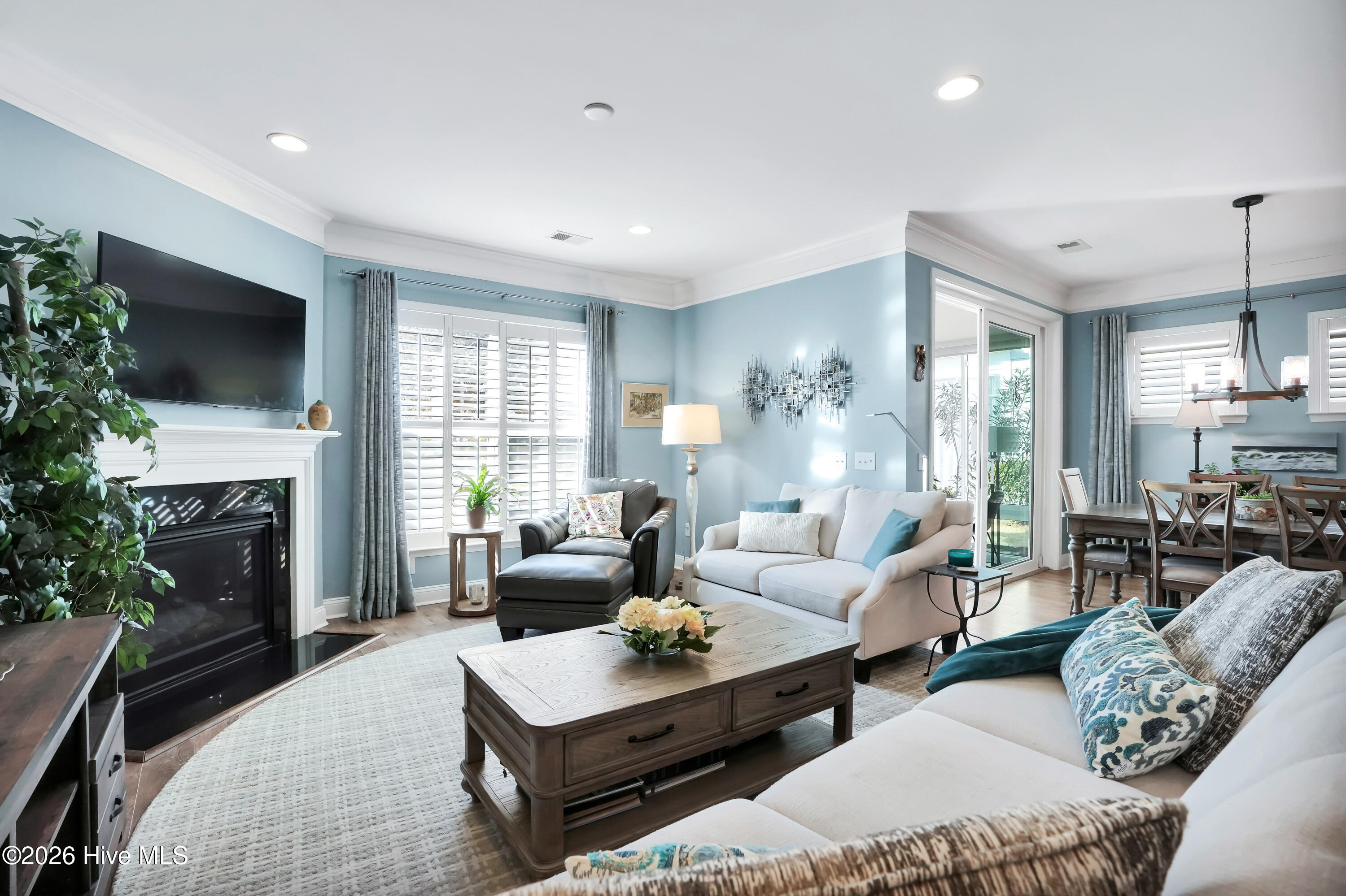 100555746 | Photo 22