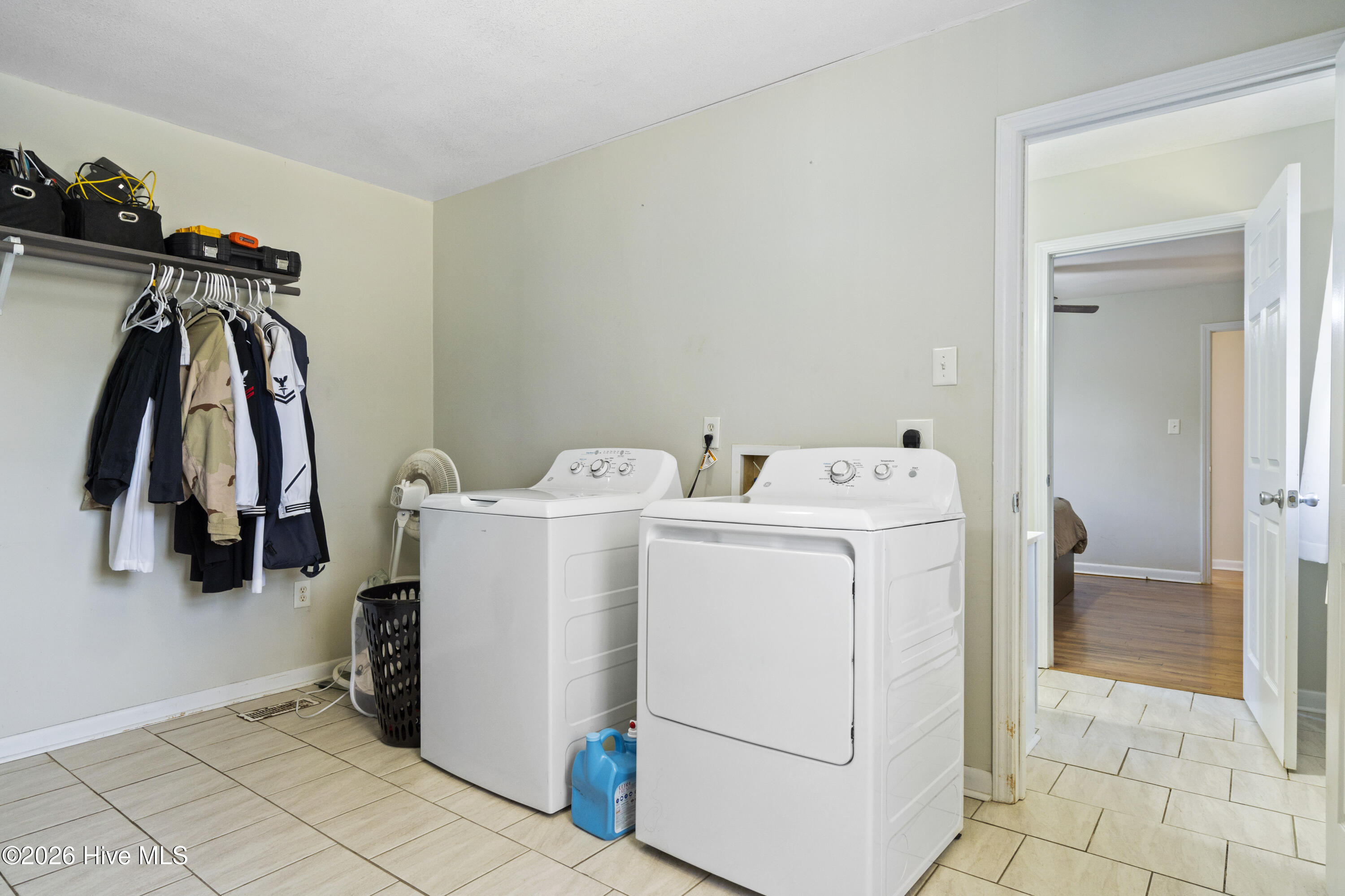 100555407 | Photo 24