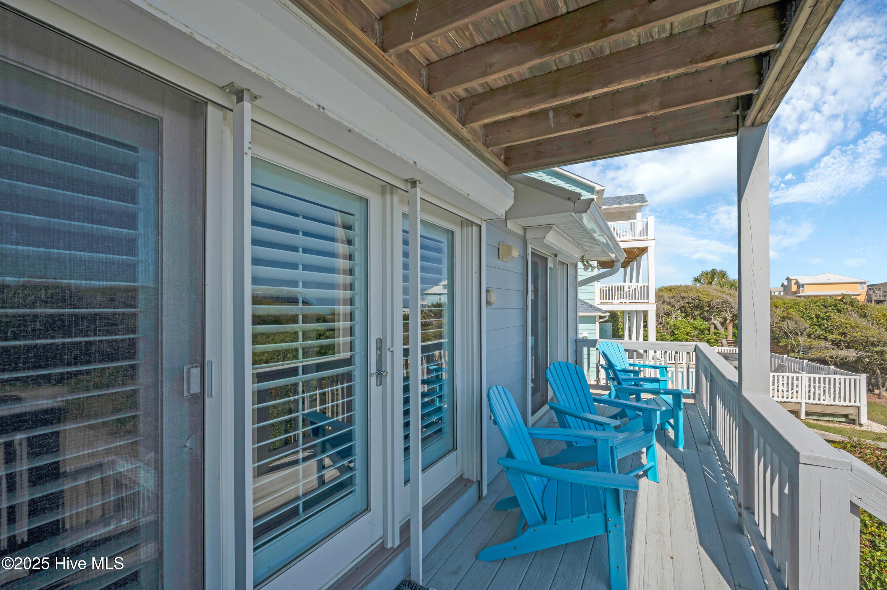 100498545 | Photo 24