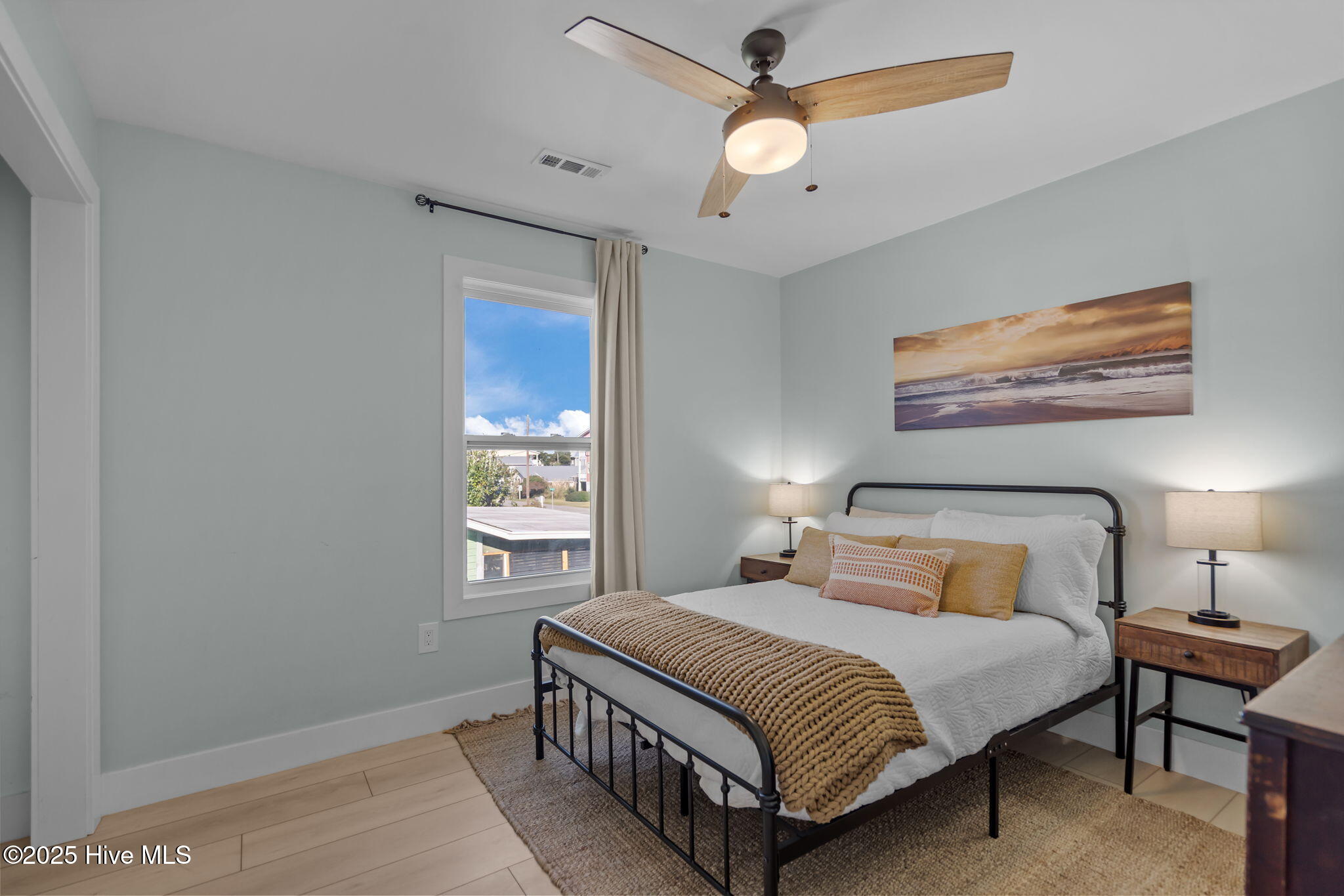 100541863 | Photo 22