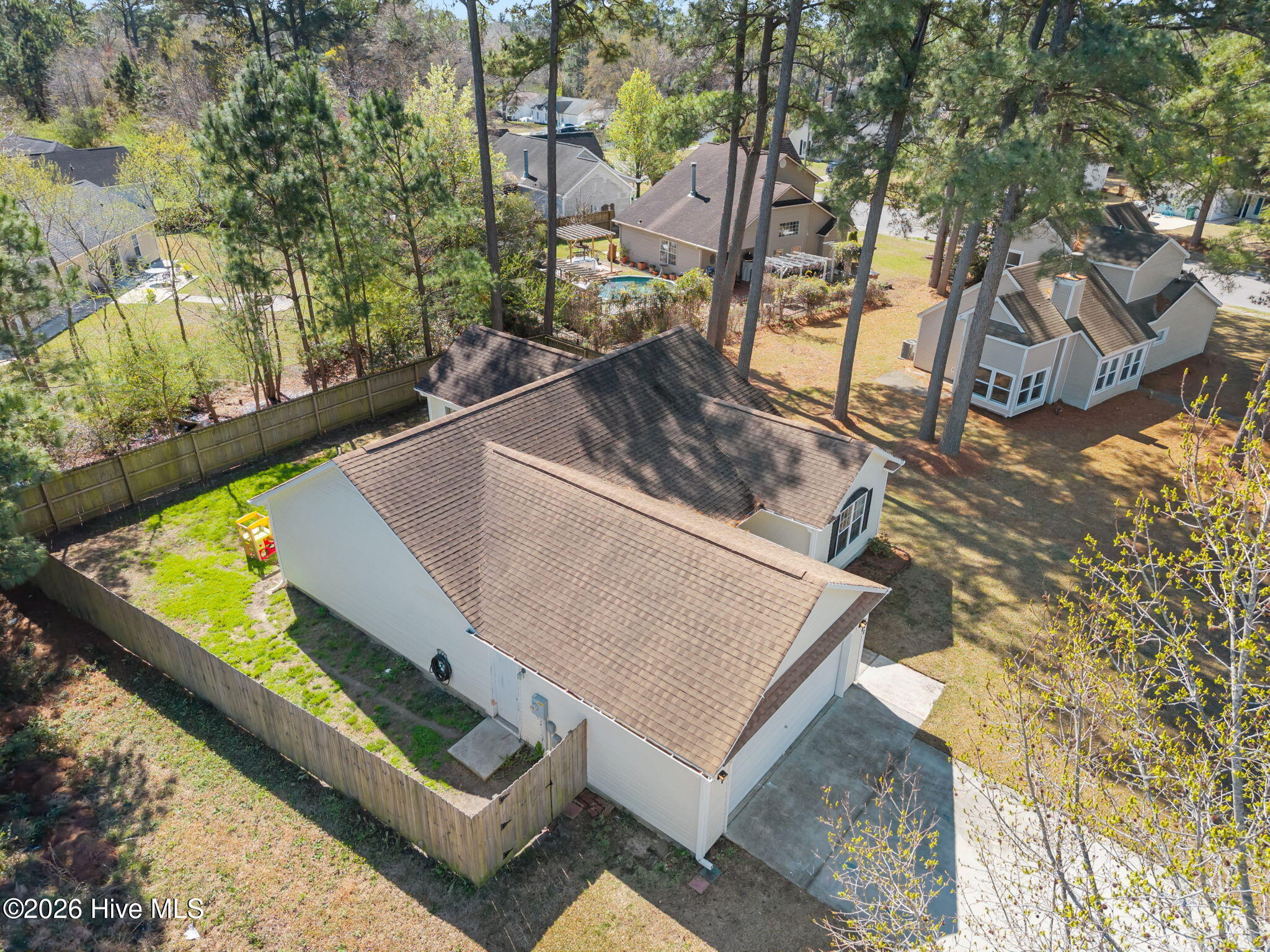 100561399 | Photo 24