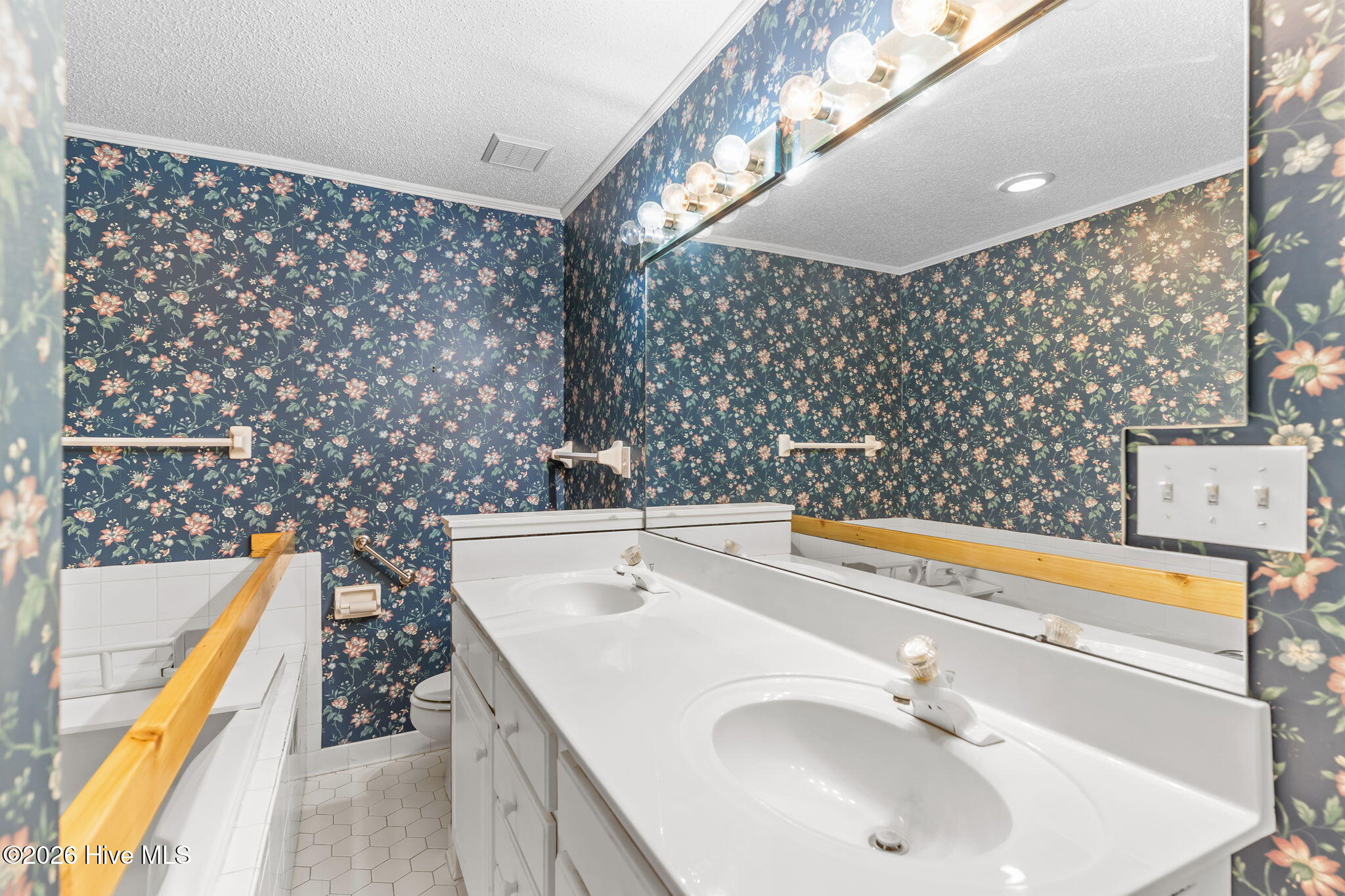 100549517 | Photo 21