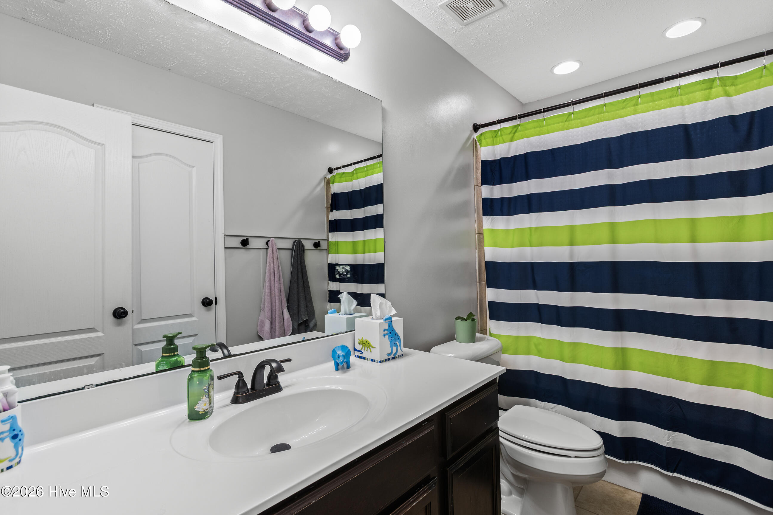 100563260 | Photo 27