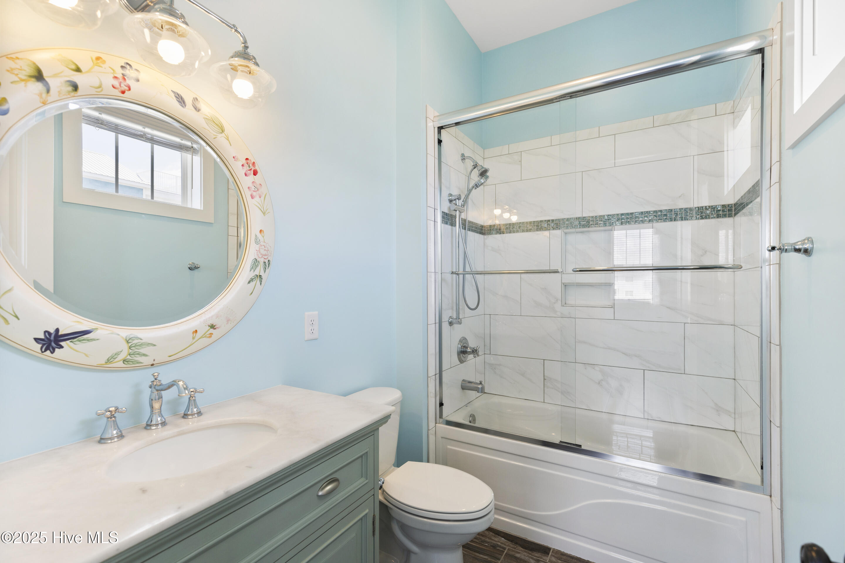 100546284 | Photo 37