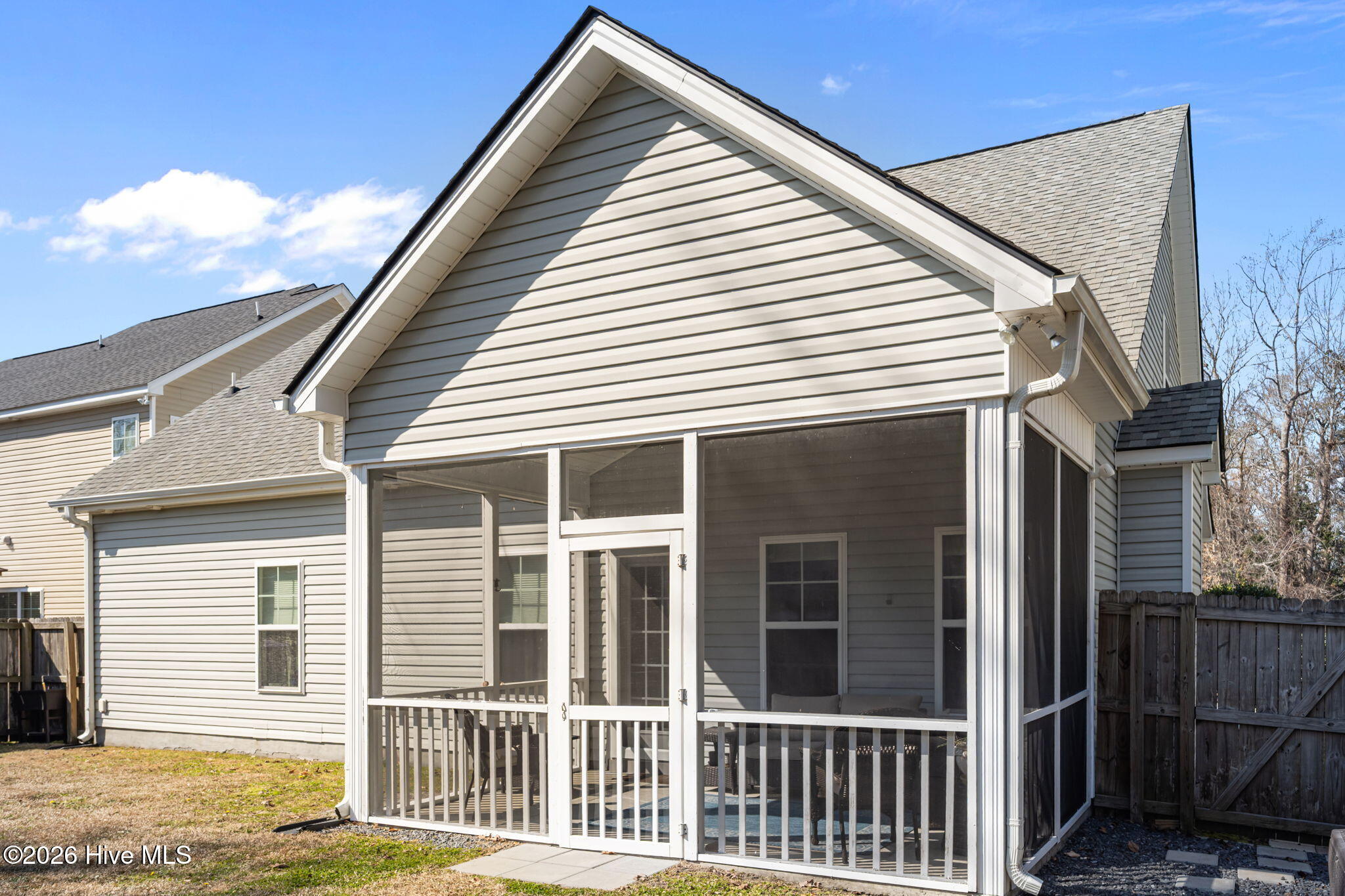 100552744 | Photo 34