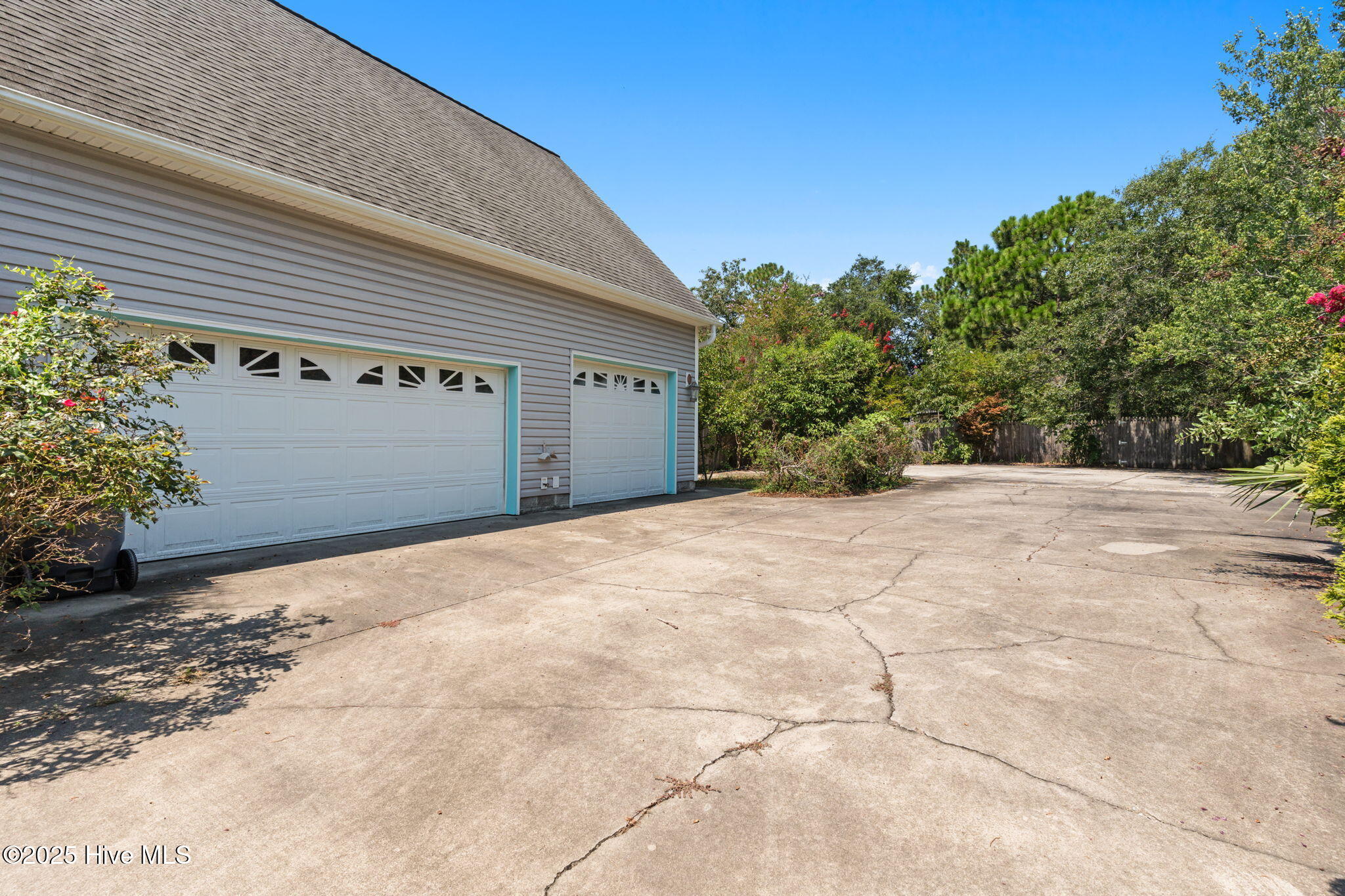 100522413 | Photo 53