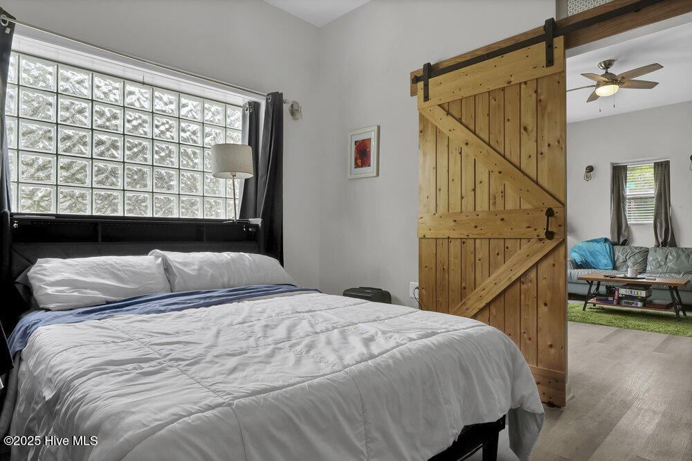 100543464 | Photo 17